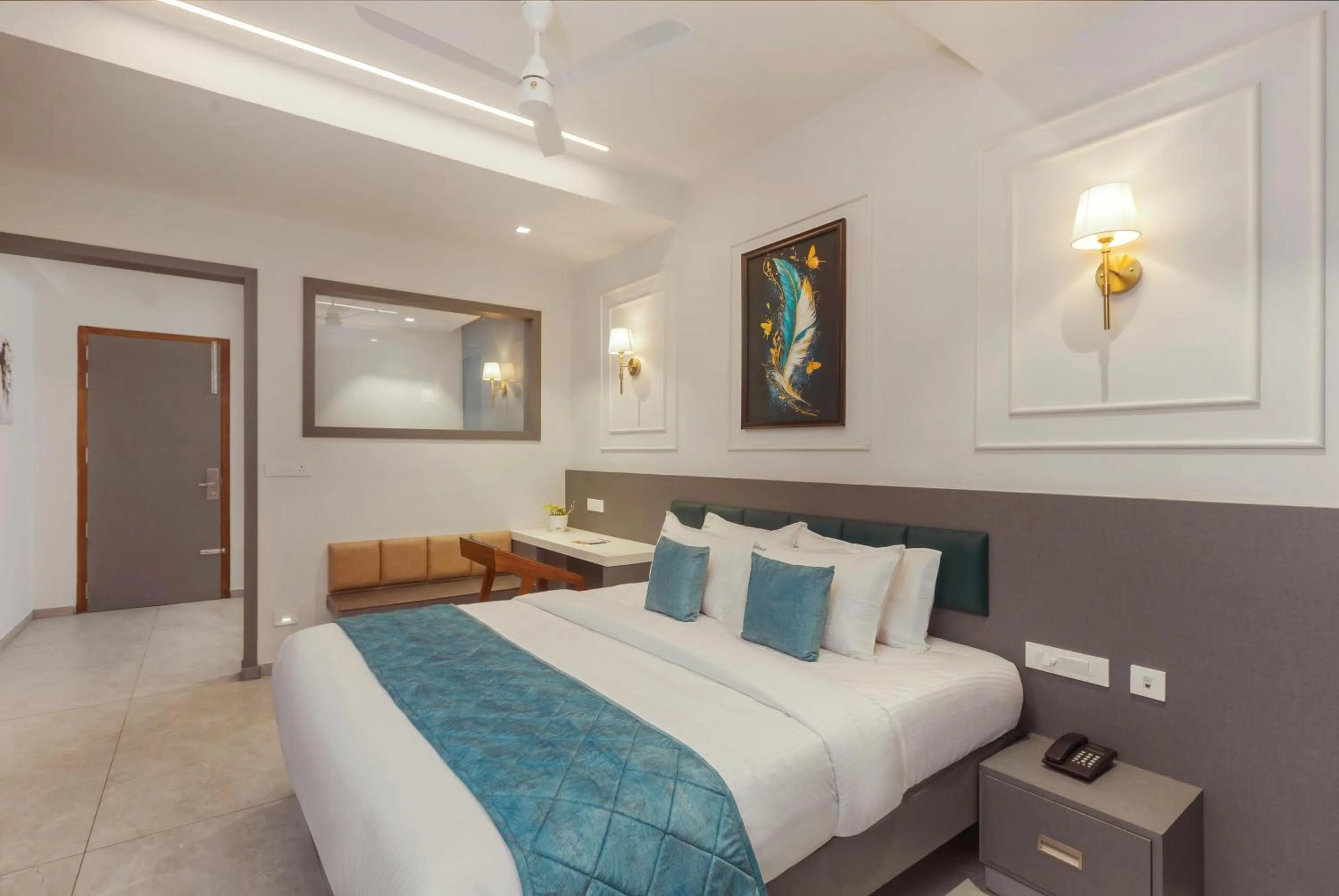 Bedroom, Bed in The Emerald