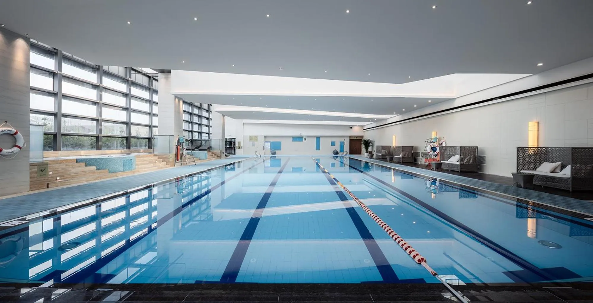 Swimming pool in Hotel Nikko Suzhou