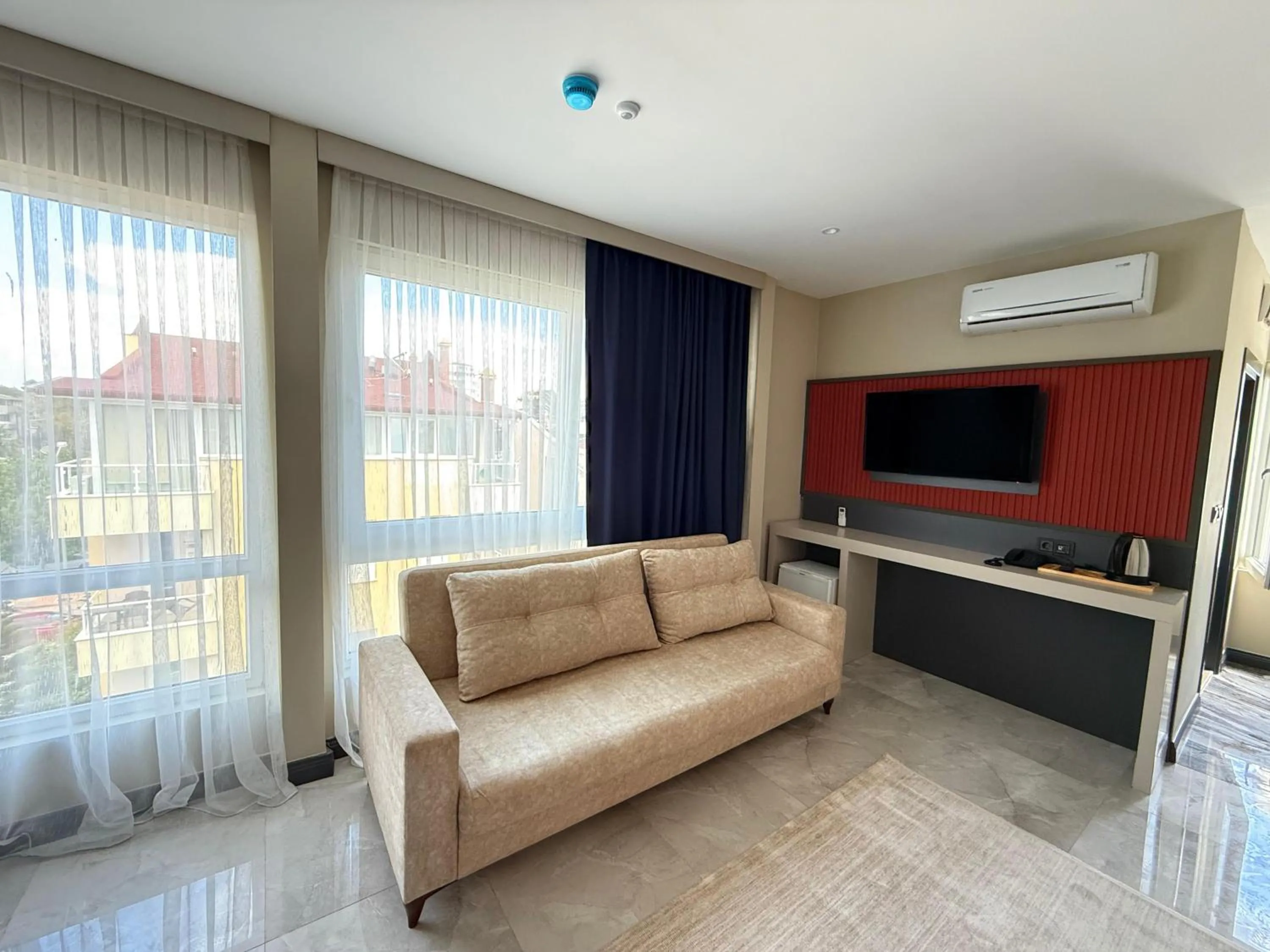 TV and multimedia in Sky Luxe Hotel Konyaaltı