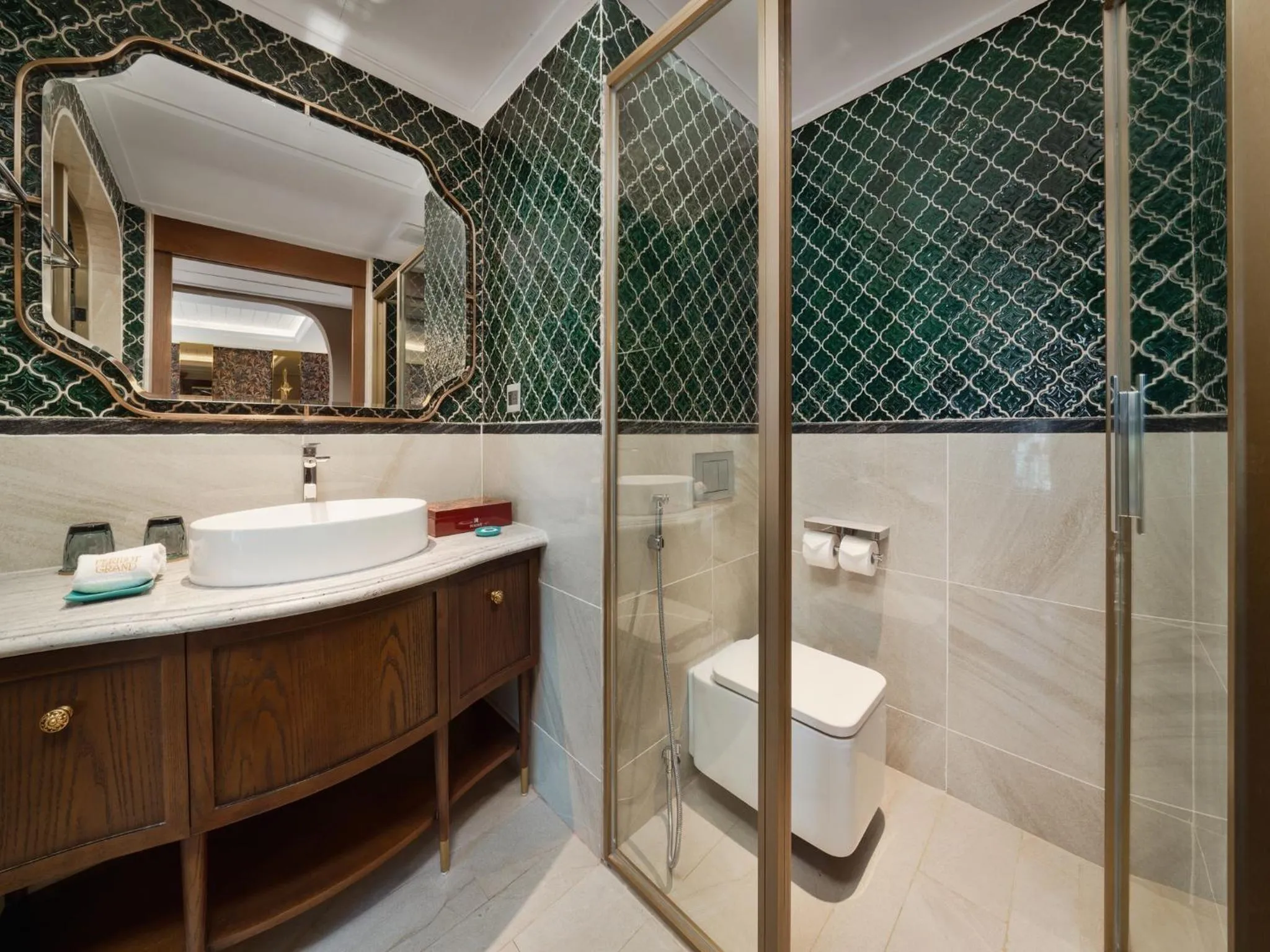 Bathroom in Peridot Gallery Classic Hotel