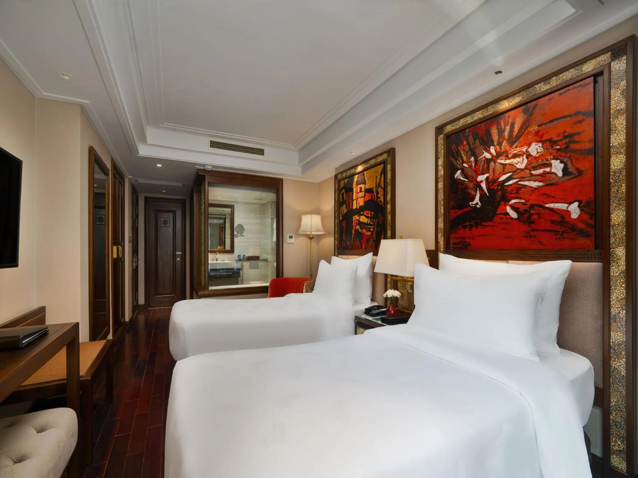 Bedroom, Bed in Peridot Gallery Classic Hotel