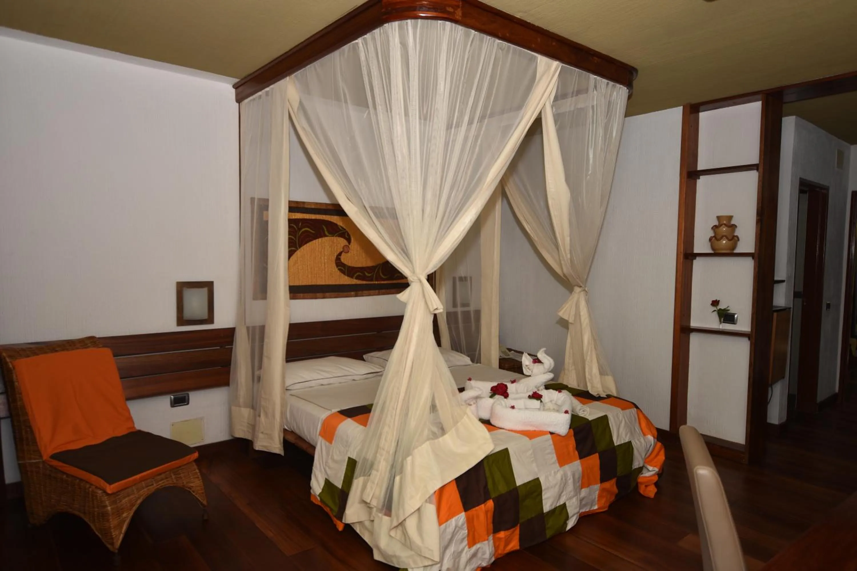 Bedroom, Bed in Hotel Club du Lac Tanganyika