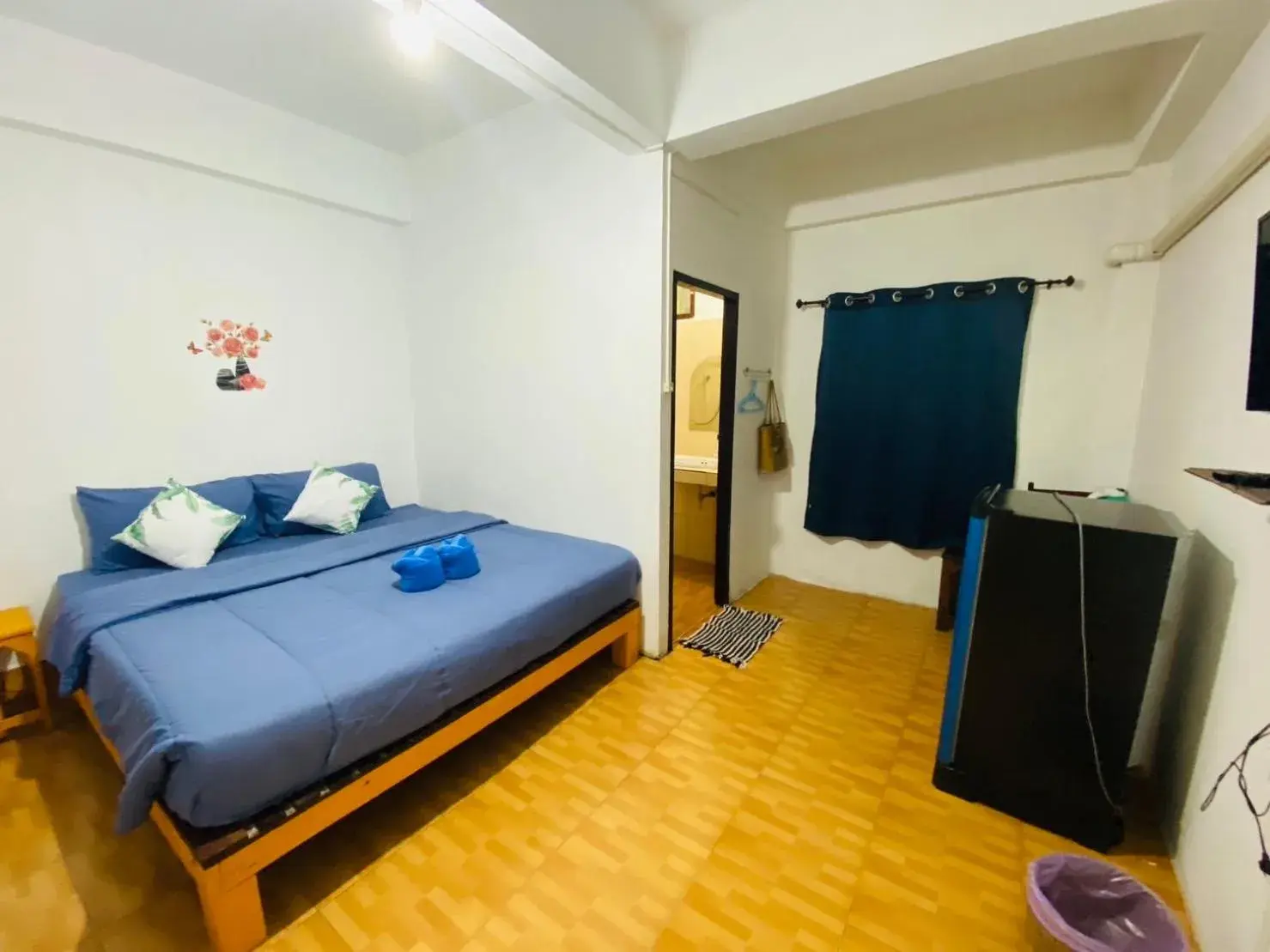 Bed in Miss Hong House Bed in Miss Hong House