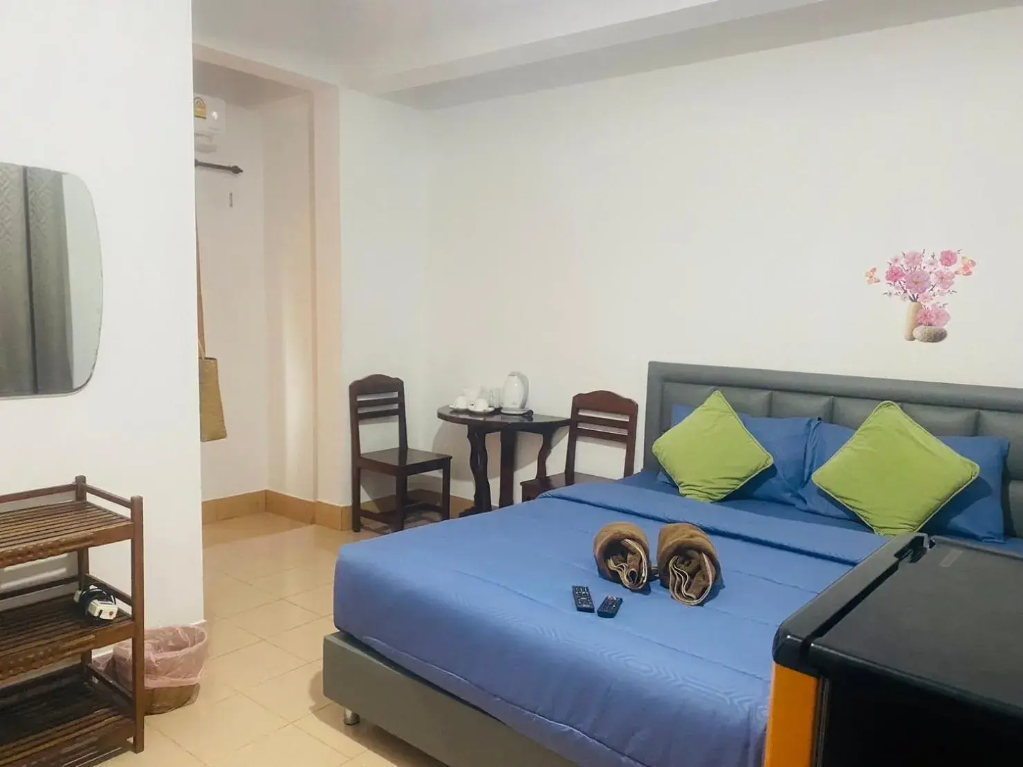 Bed in Miss Hong House Bed in Miss Hong House