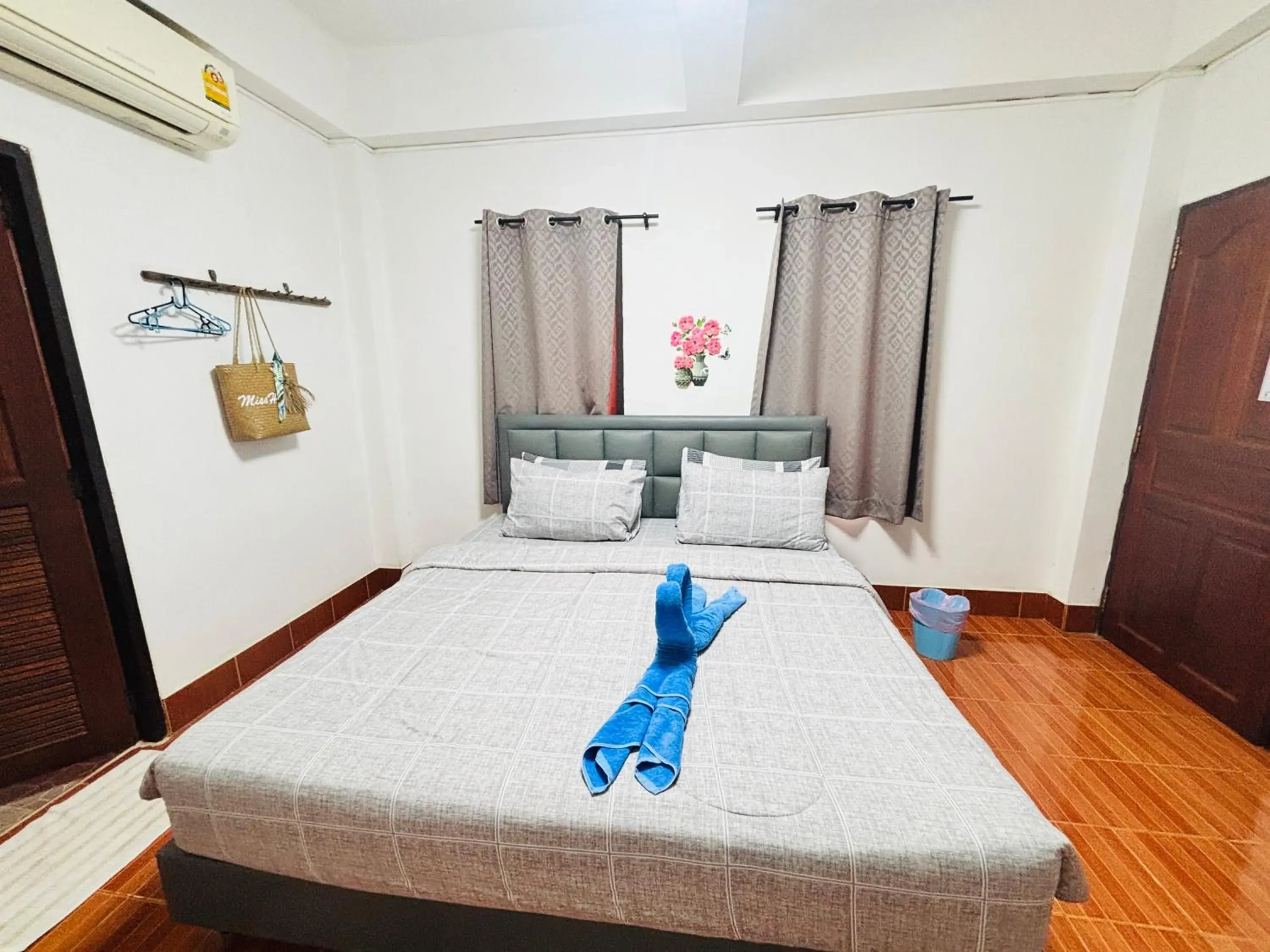 Bedroom, Bed in Miss Hong House Bedroom, Bed in Miss Hong House