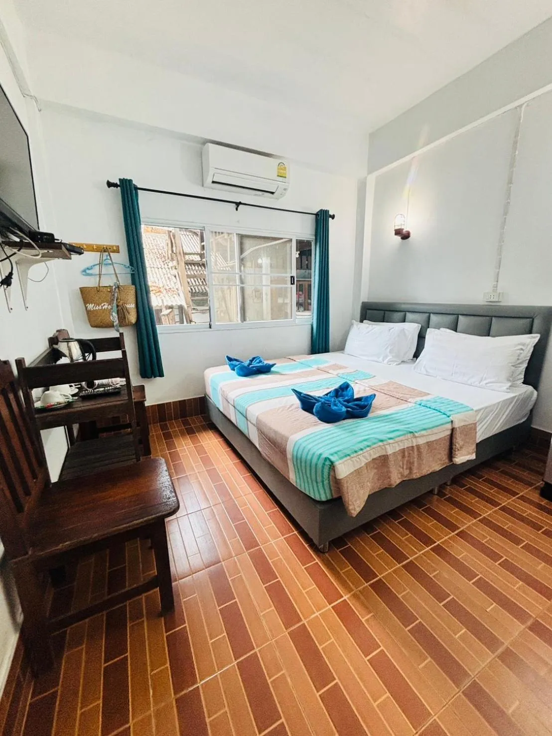 Bed in Miss Hong House