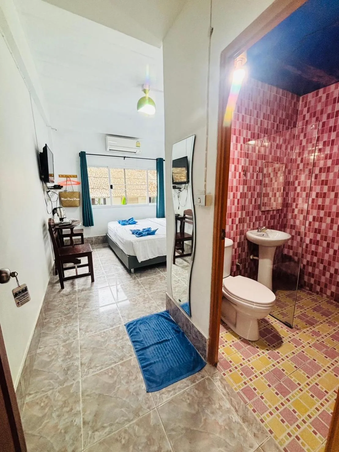 Bed in Miss Hong House