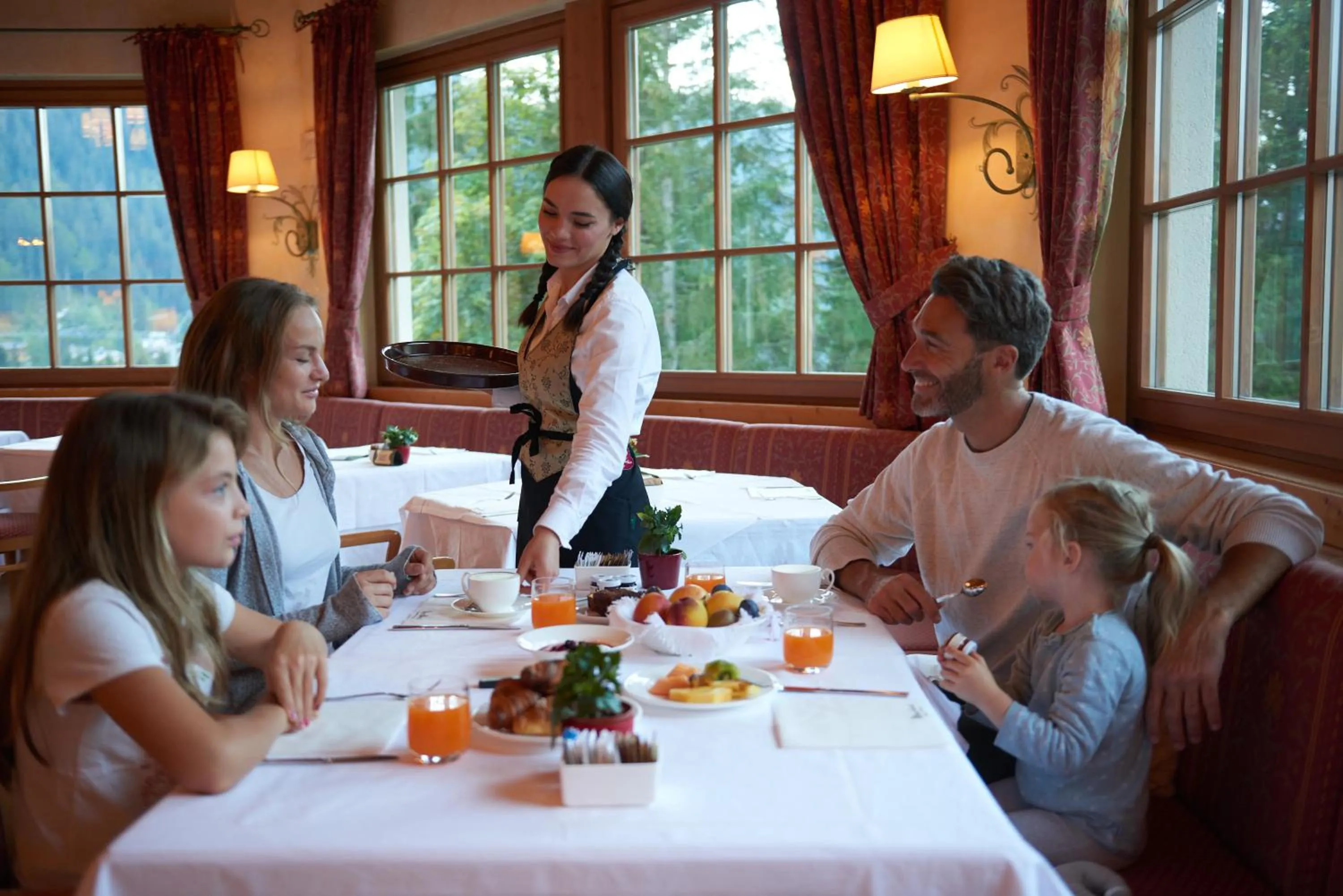 Restaurant/places to eat in Hotel Bertelli