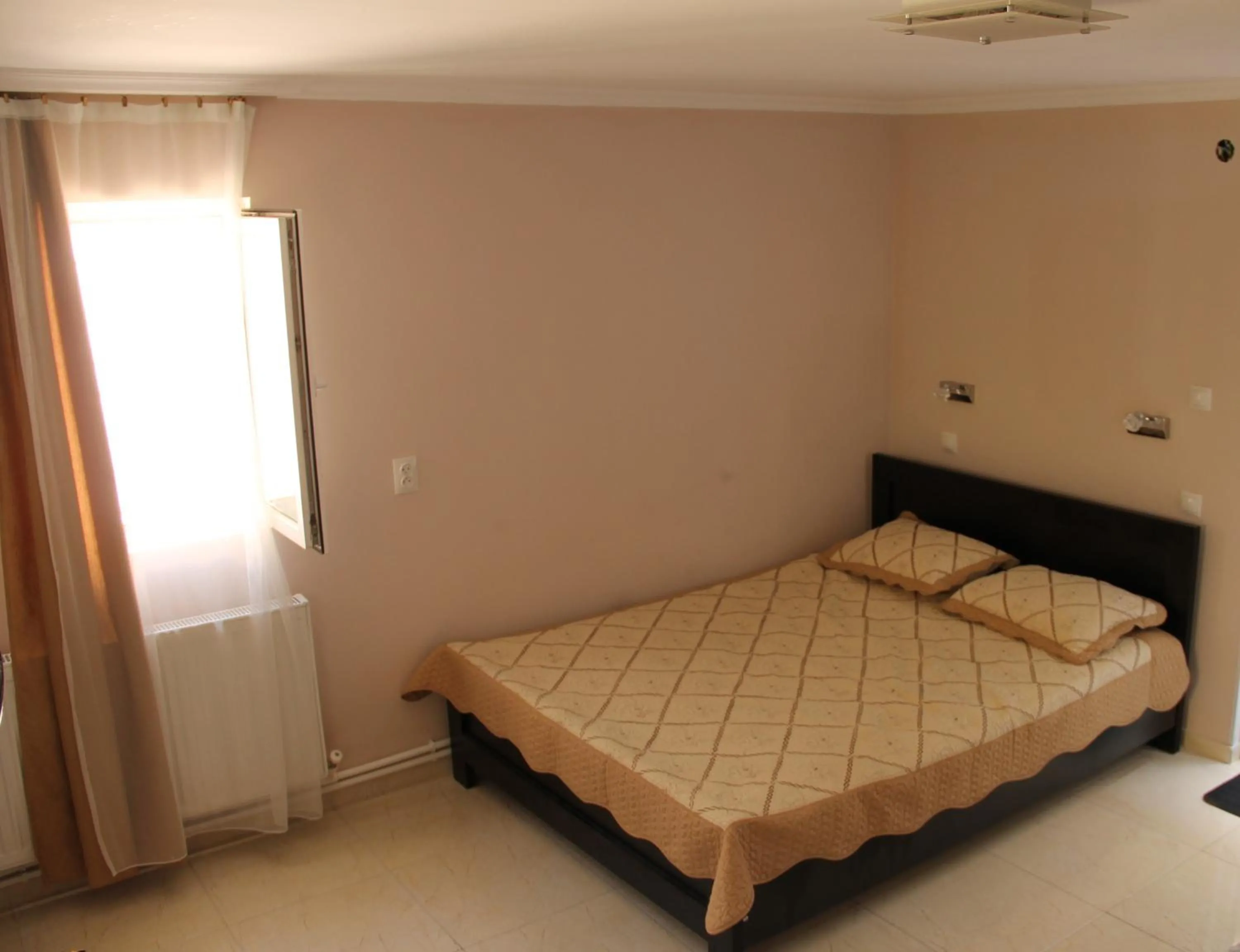 Family Room with Shower in Guesthouse Levani