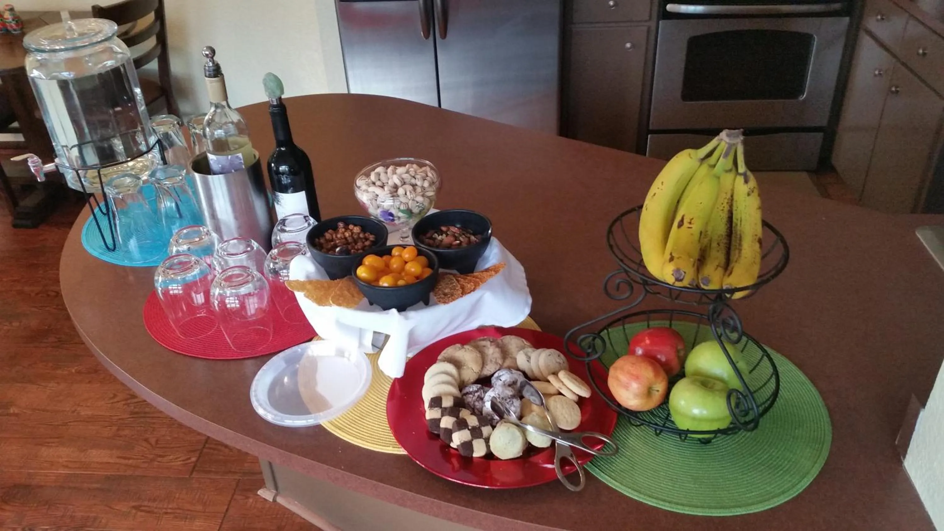 Restaurant/places to eat in Whispering Creek Bed & Breakfast