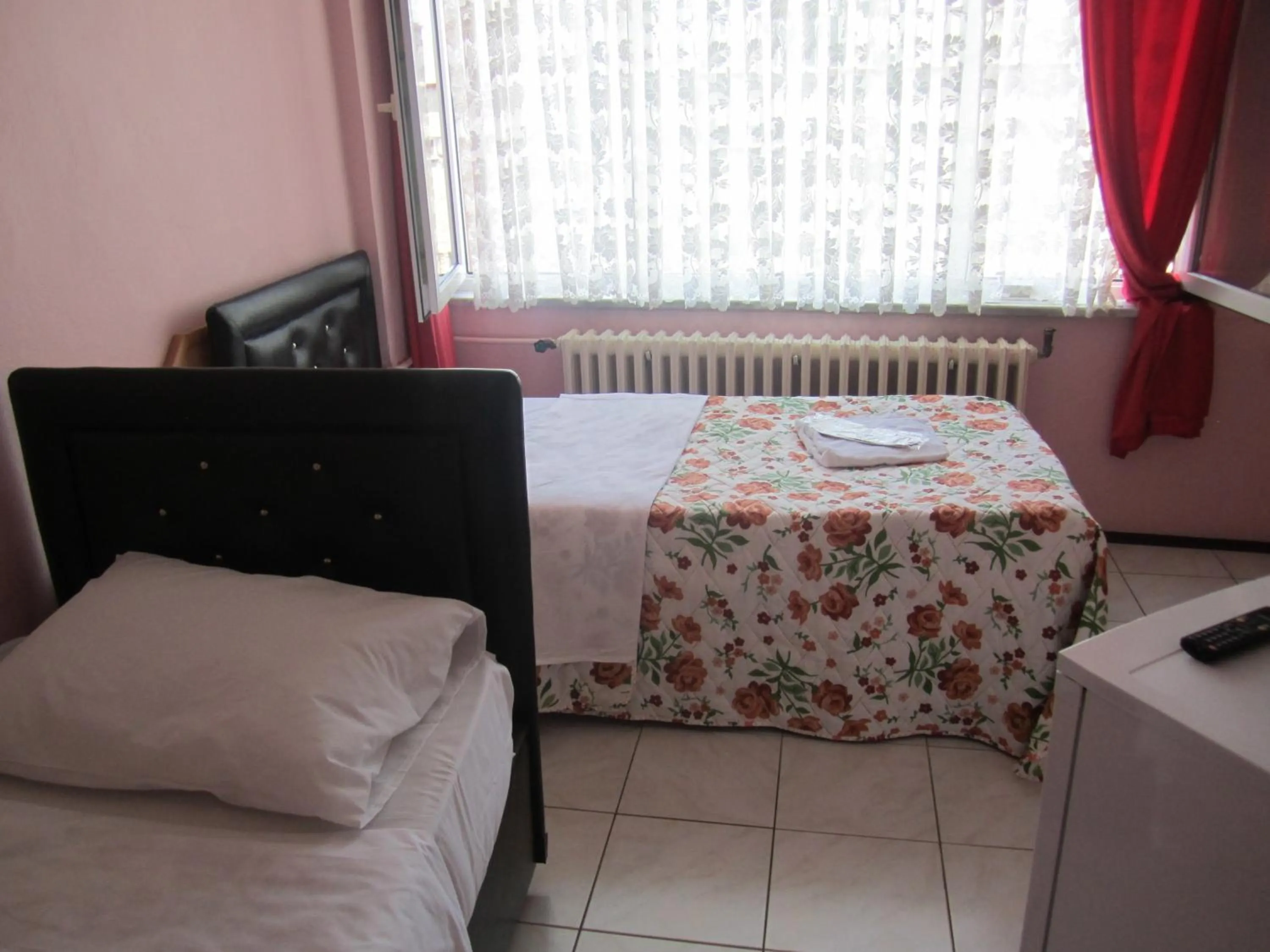 Bedroom in Hotel Efe