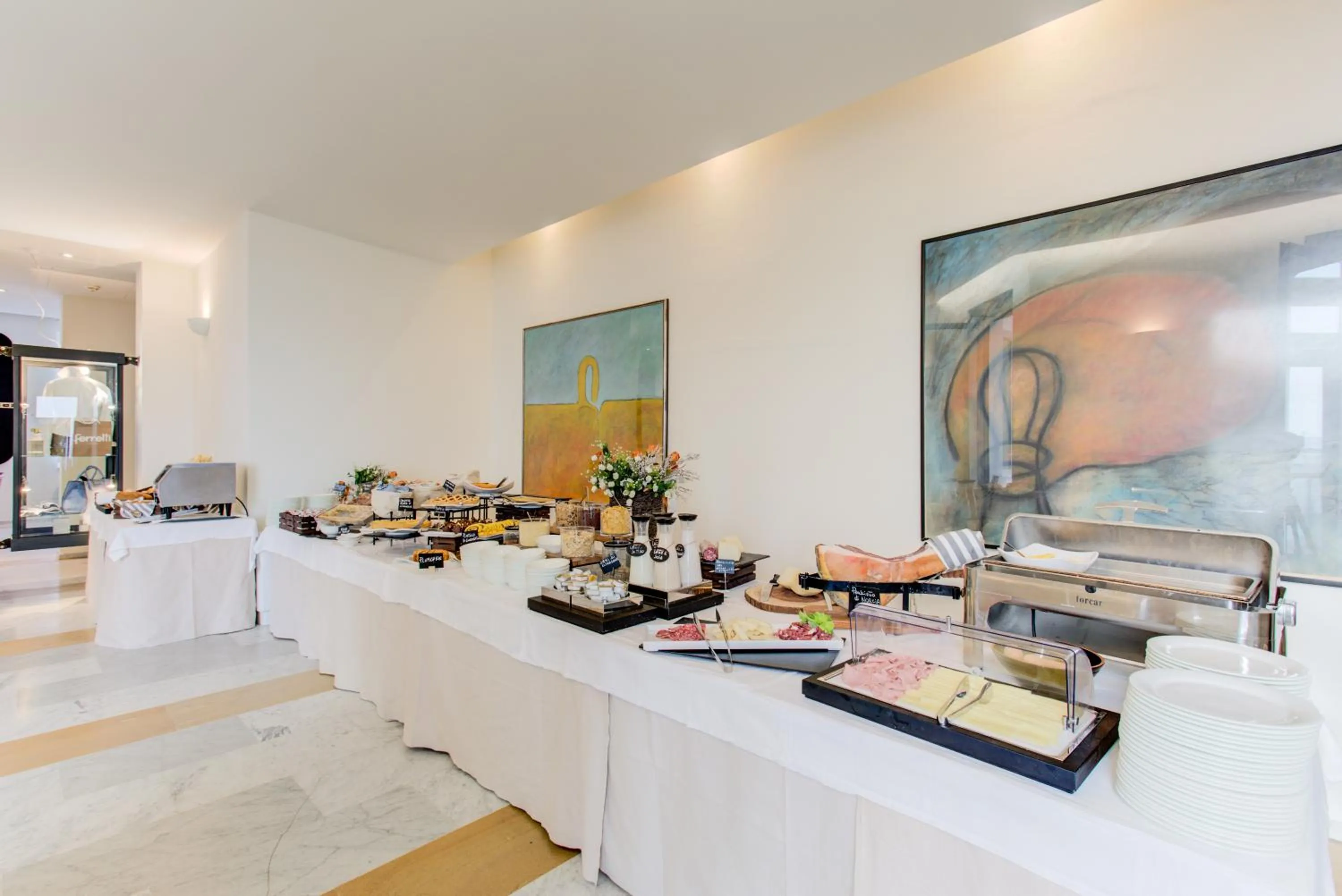 Restaurant/places to eat in Kursaal Hotel