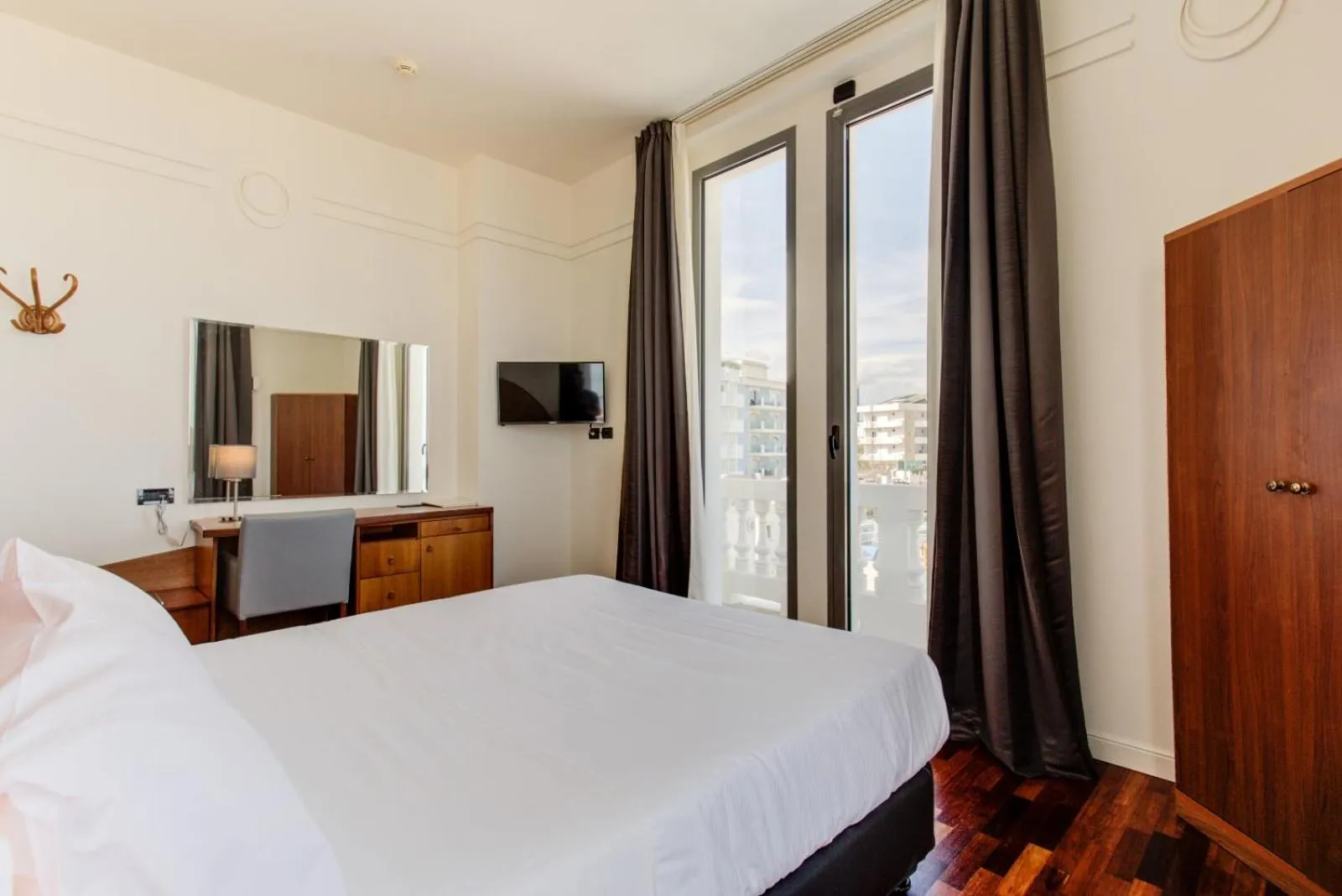 TV and multimedia, Bed in Kursaal Hotel