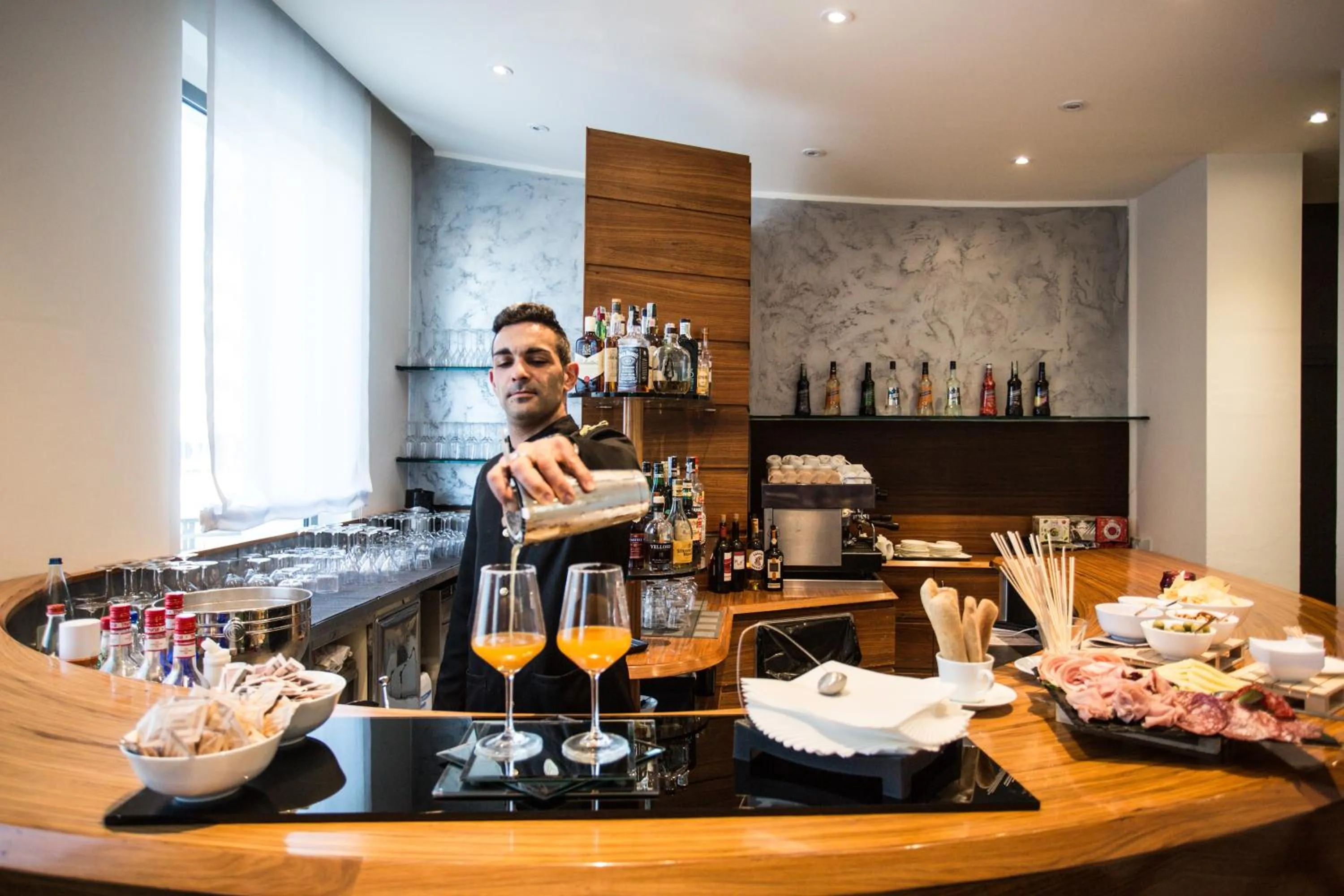 Restaurant/places to eat in Kursaal Hotel