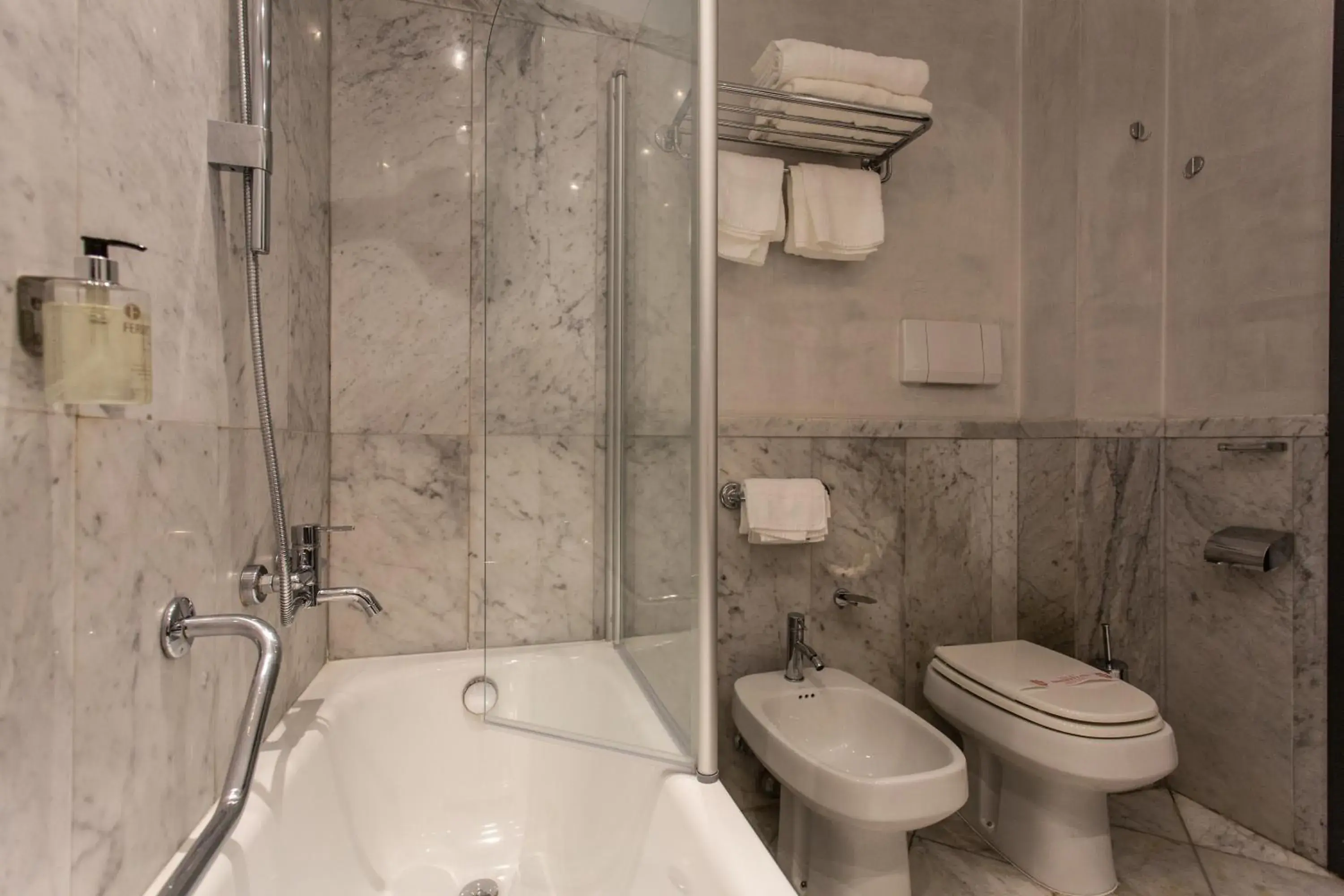 Shower, Bathroom in Kursaal Hotel