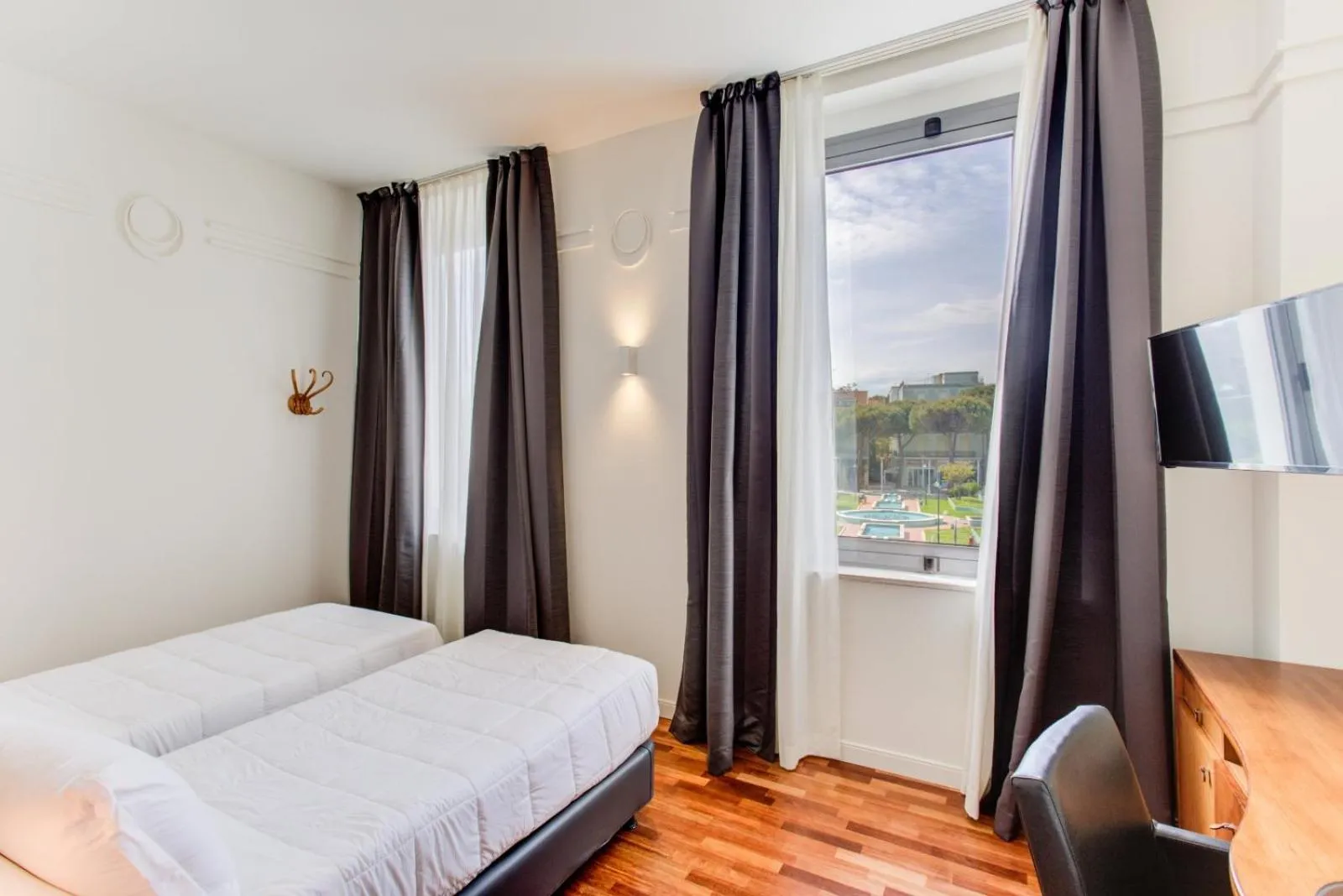 TV and multimedia, Bed in Kursaal Hotel