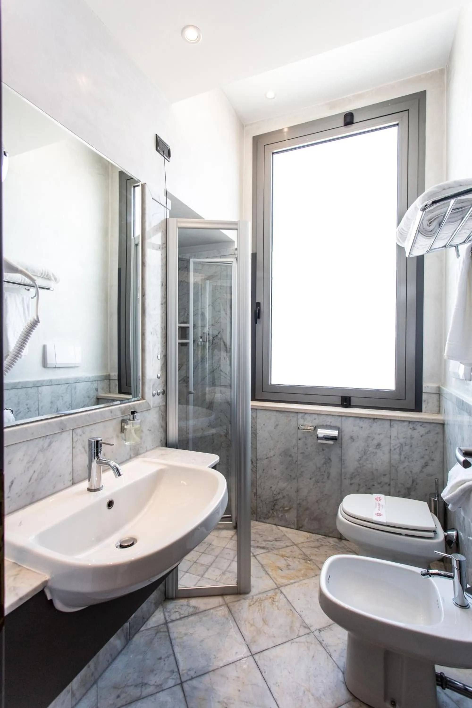 Shower in Kursaal Hotel