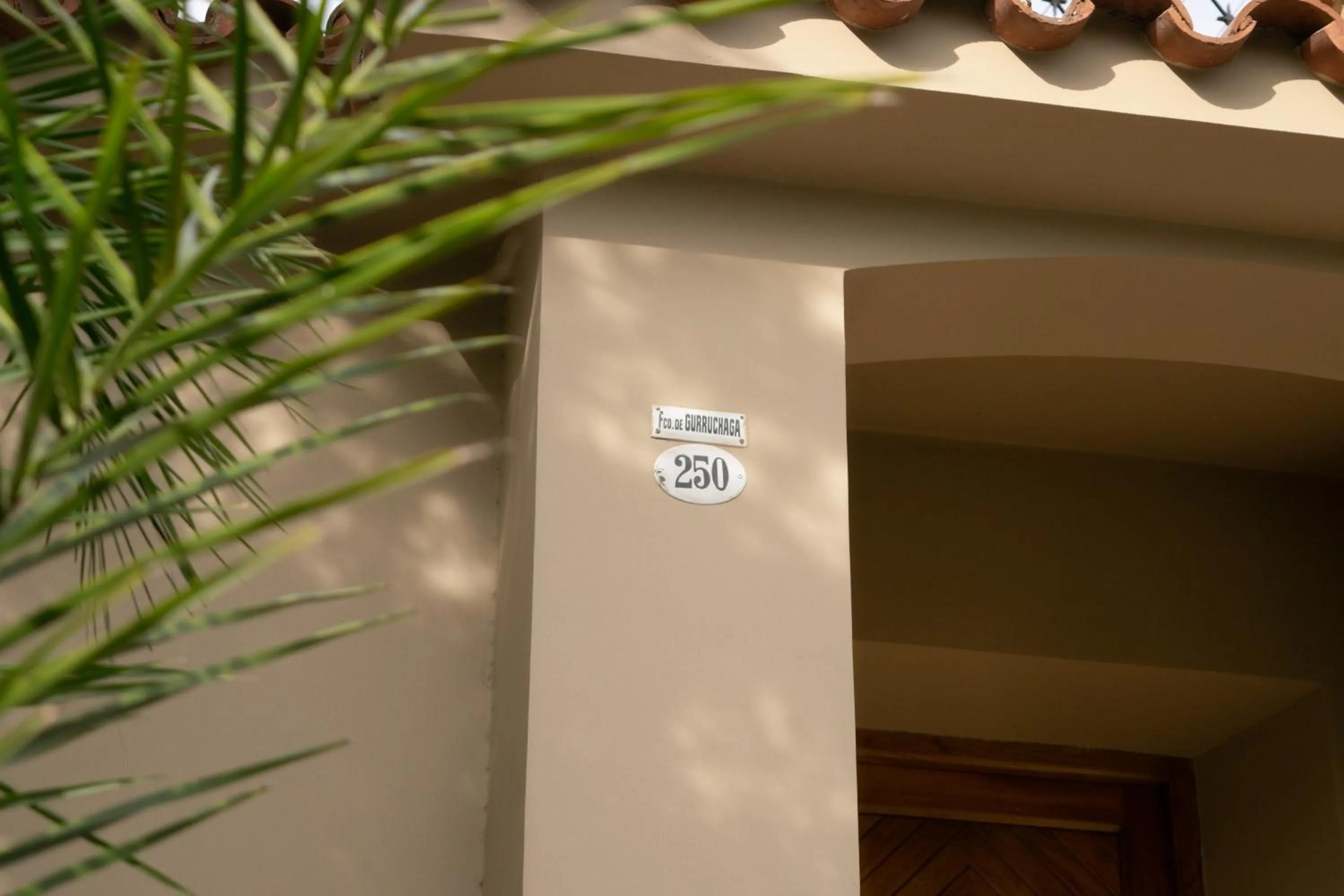 Property building in La Casona del Monumento