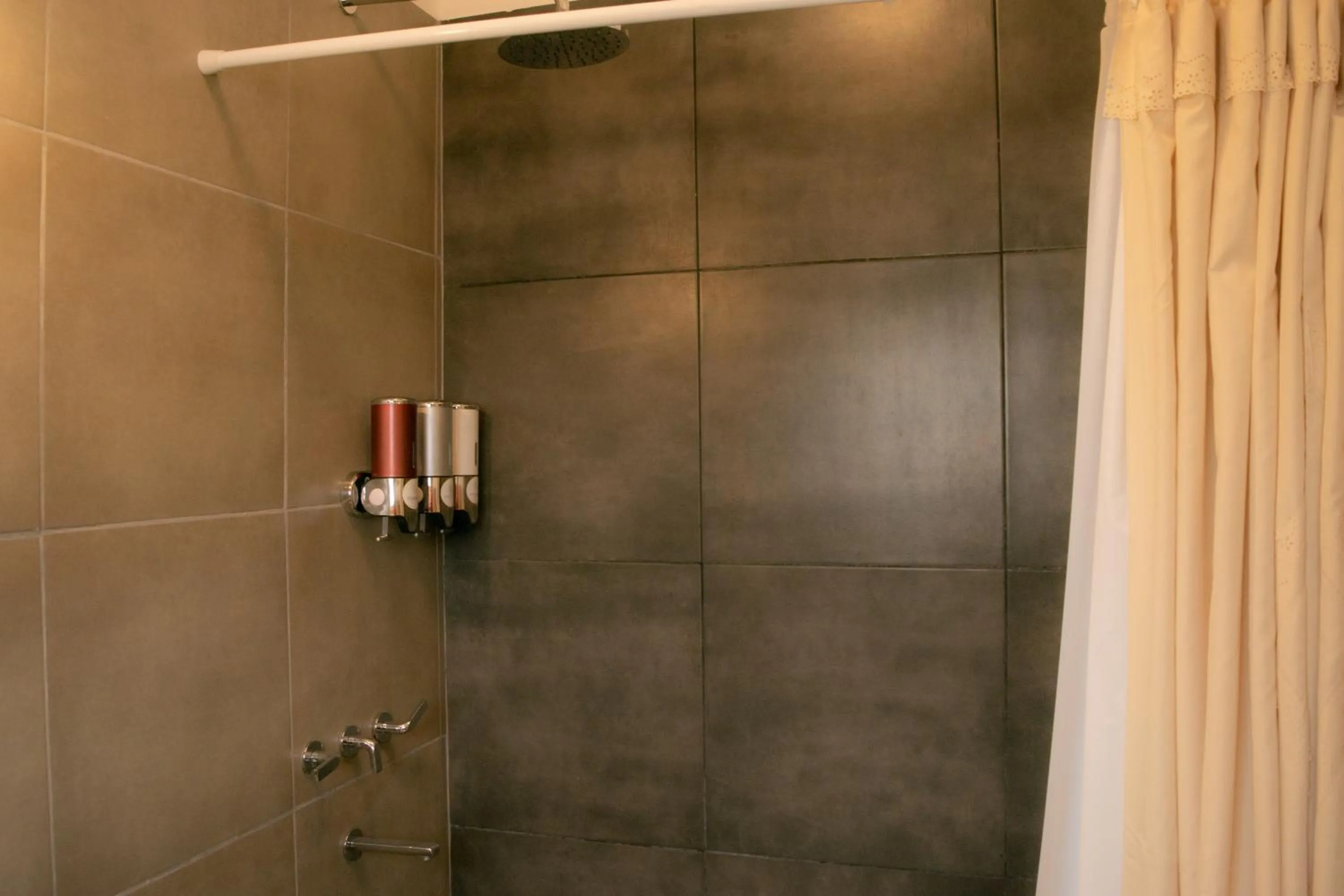 Shower in La Casona del Monumento