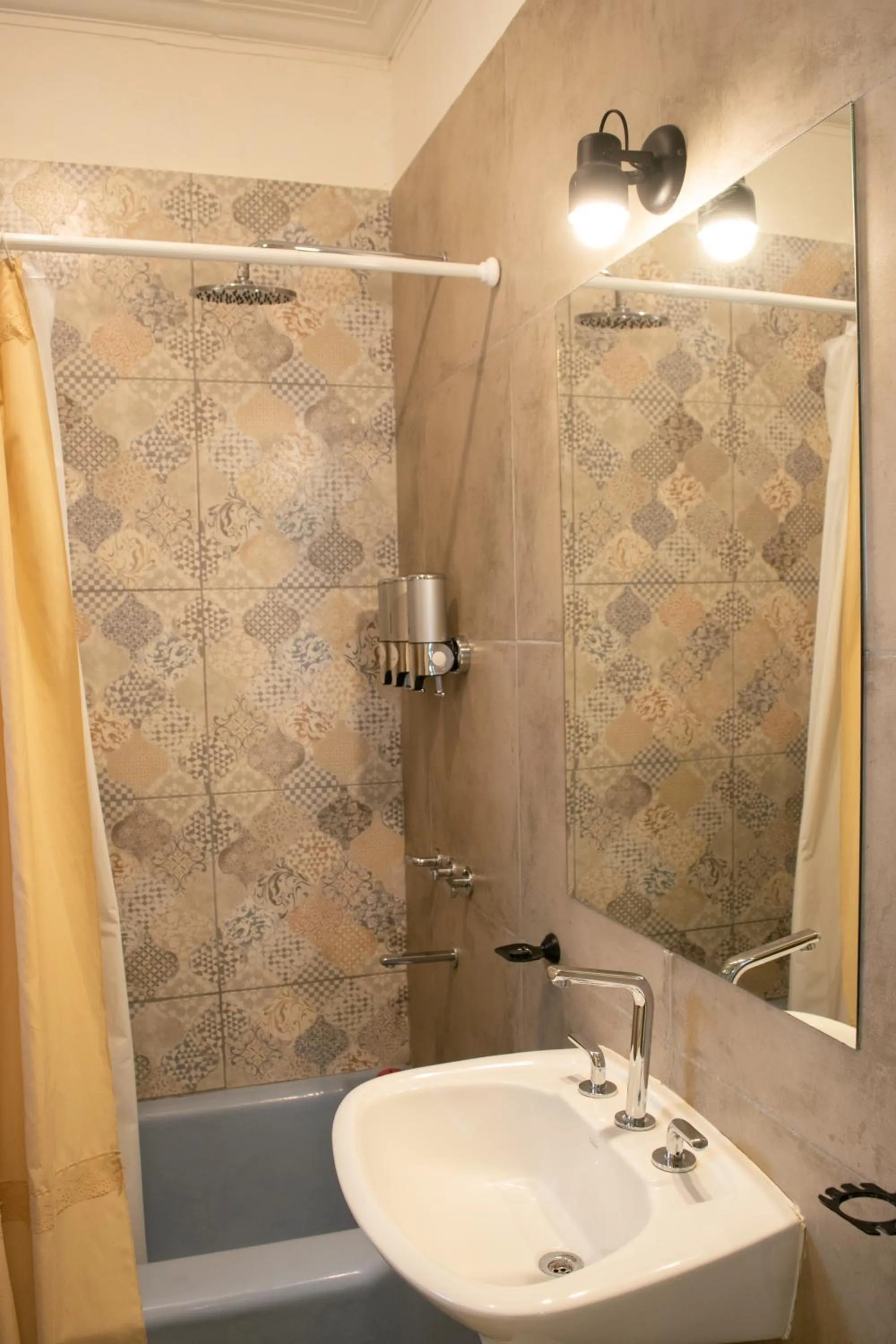 Bathroom in La Casona del Monumento