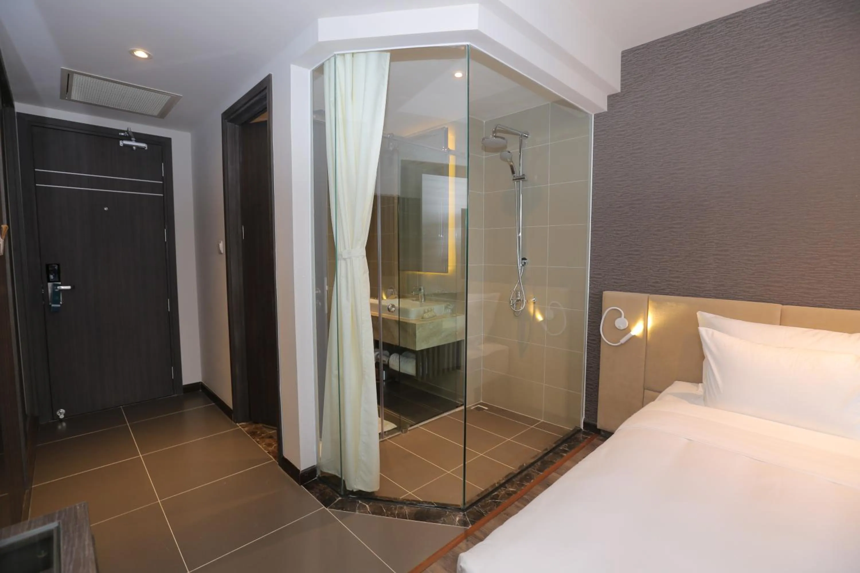 Bathroom, Bed in Alana Nha Trang Beach Hotel