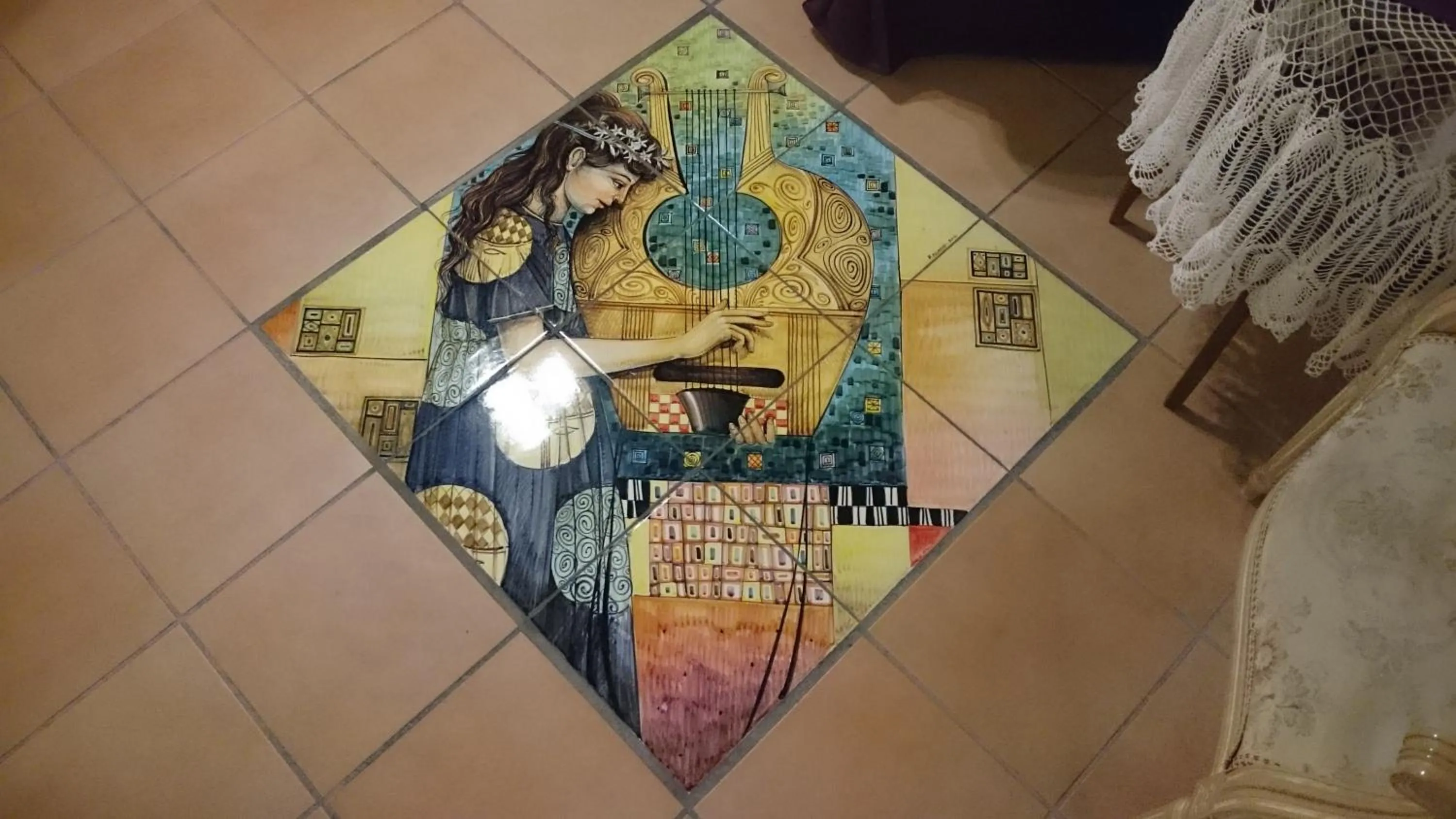 Decorative detail in B&B degli Amalfitani