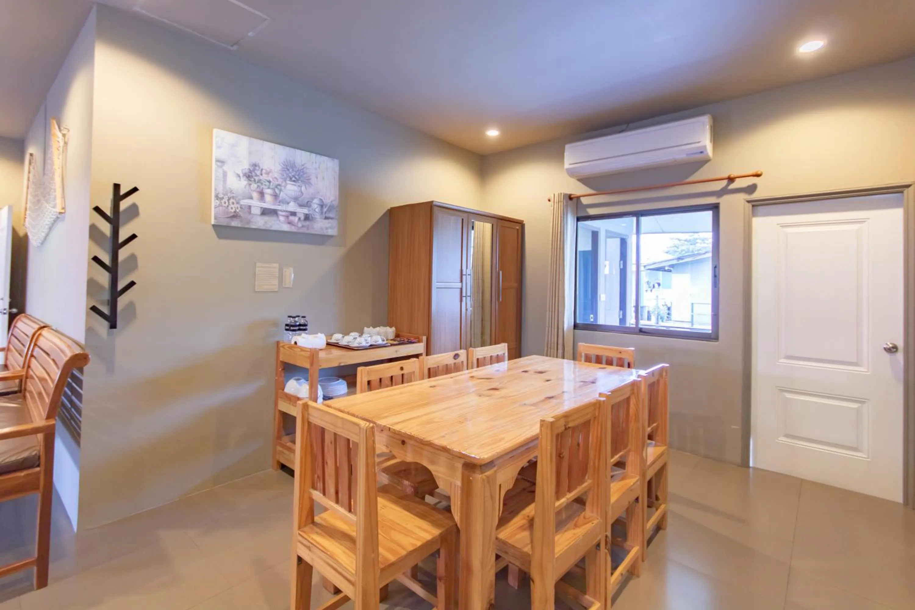 Dining area in Baan Tah On The Sea