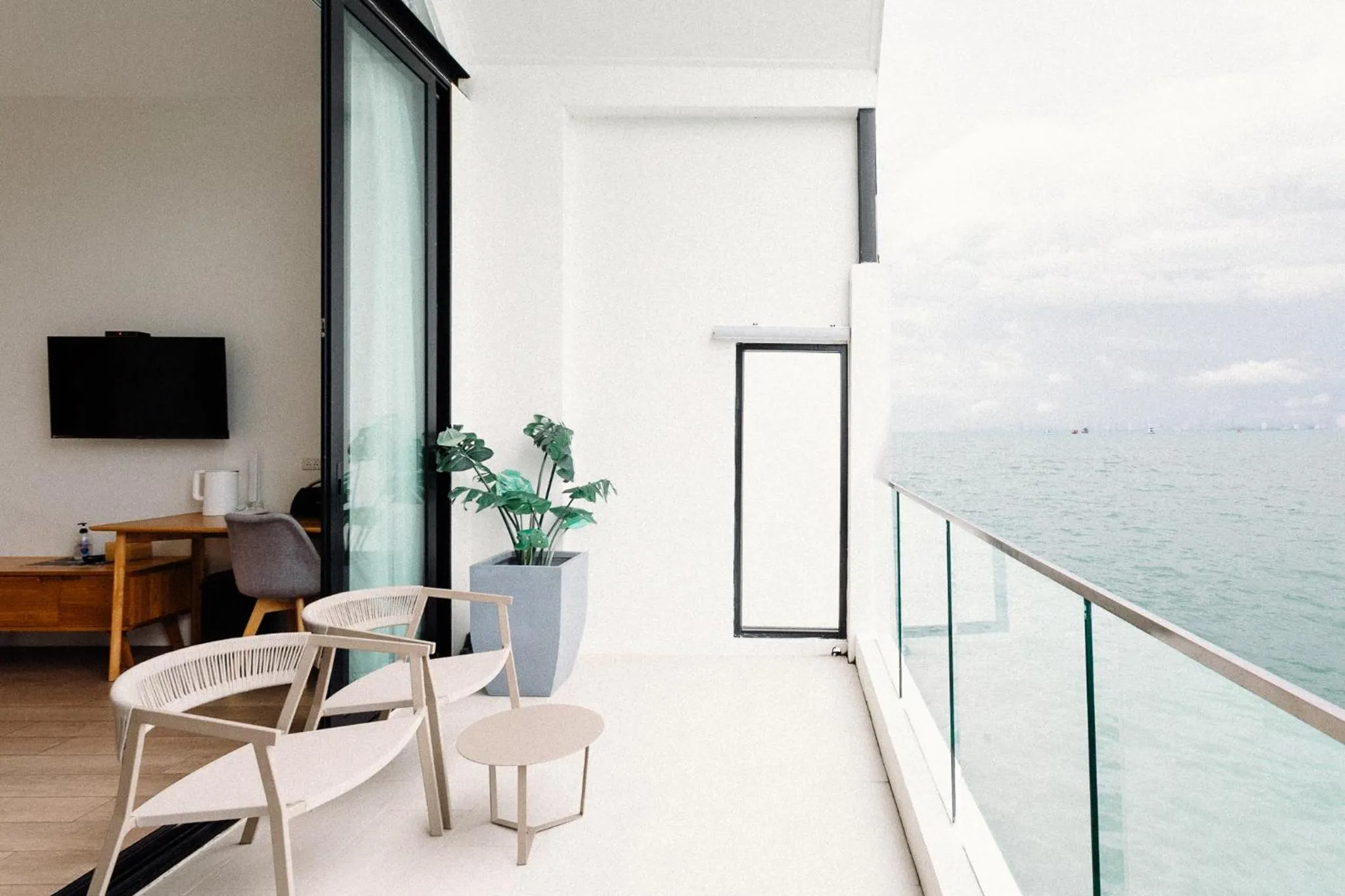 TV and multimedia in Baan Tah On The Sea