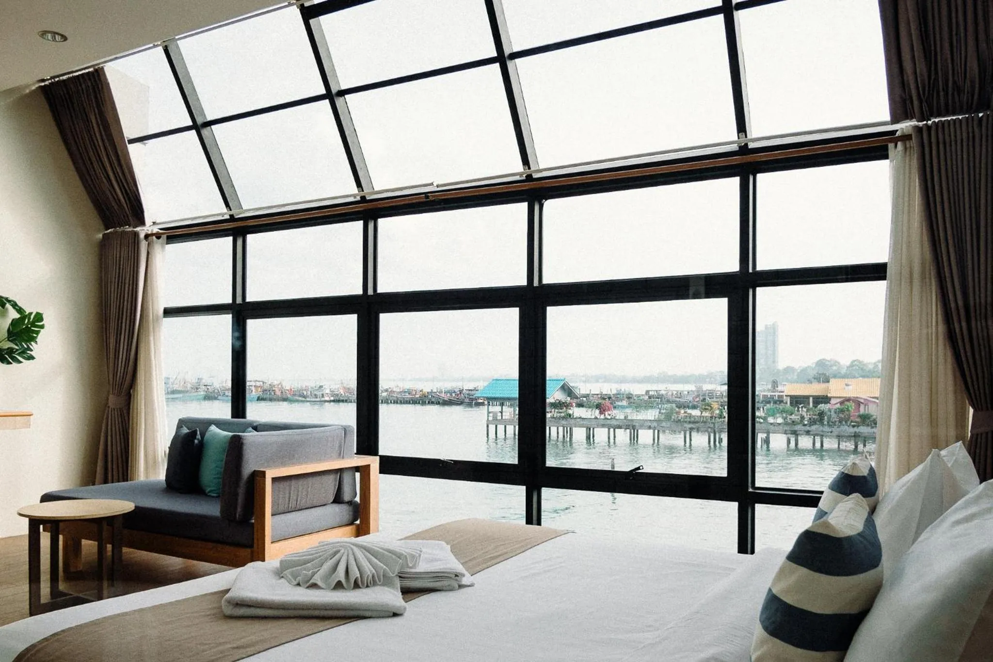 Bed in Baan Tah On The Sea