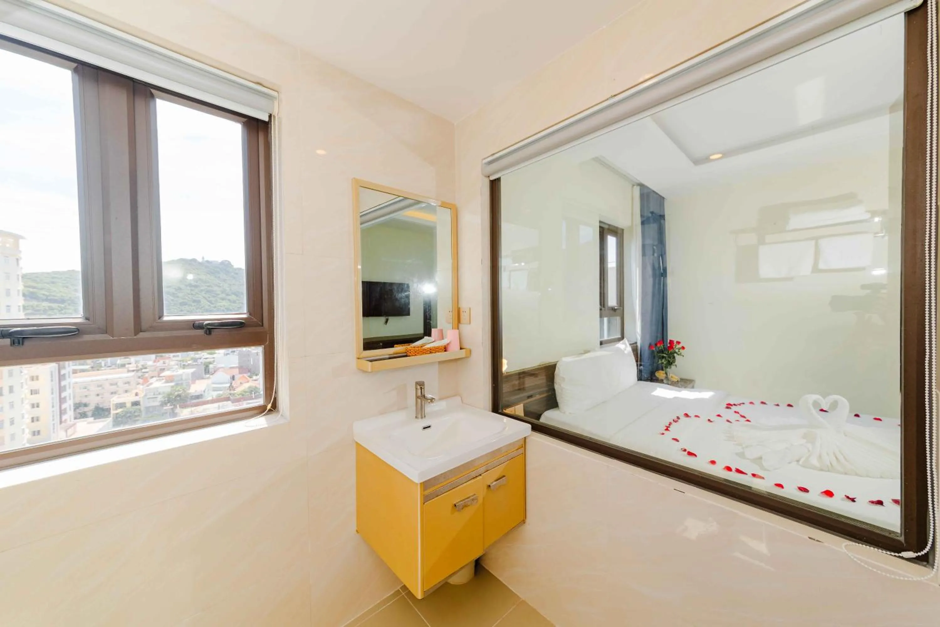 Bathroom, Bed in Sin OAE
