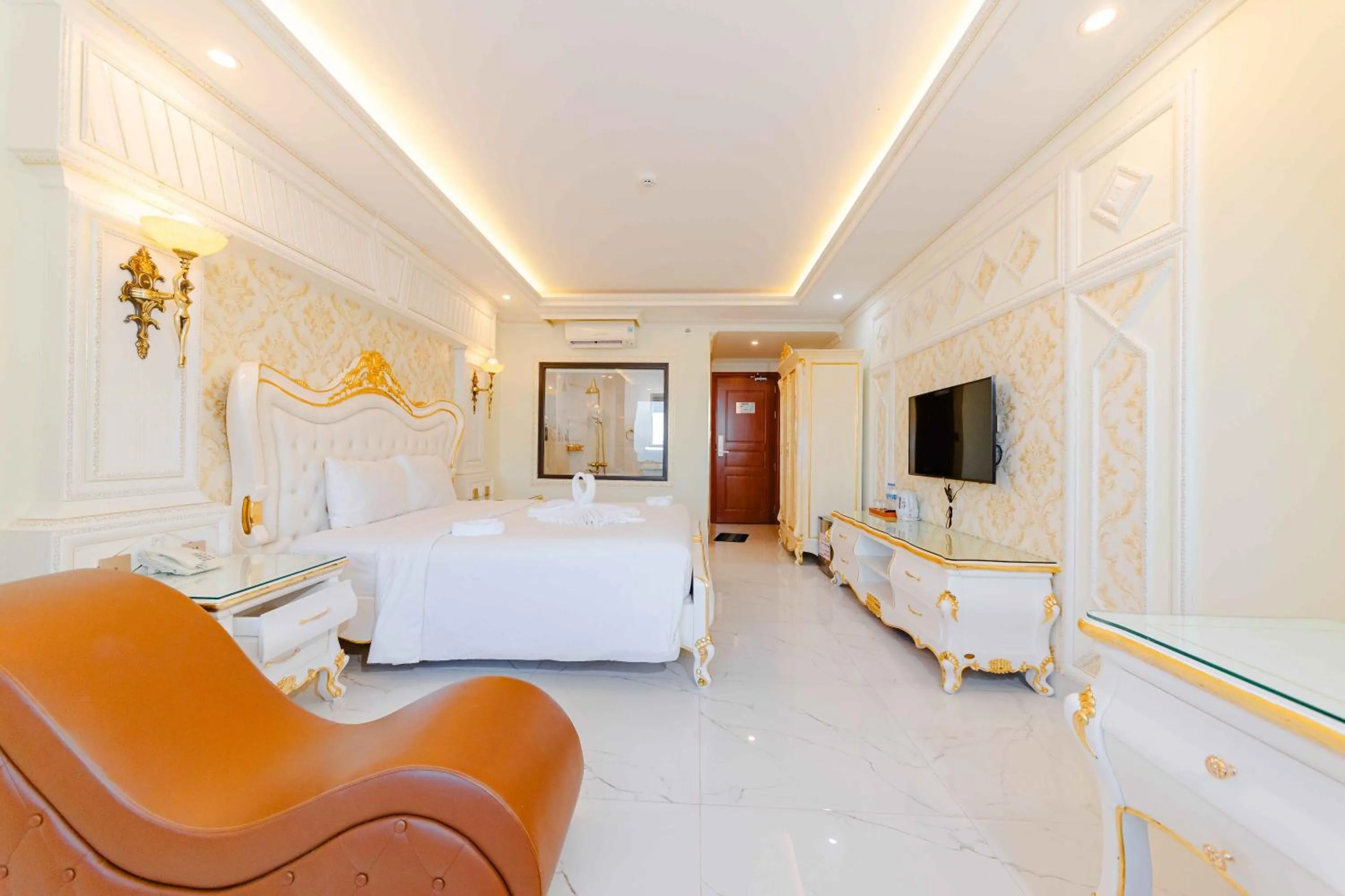 TV and multimedia, Bed in Sin OAE