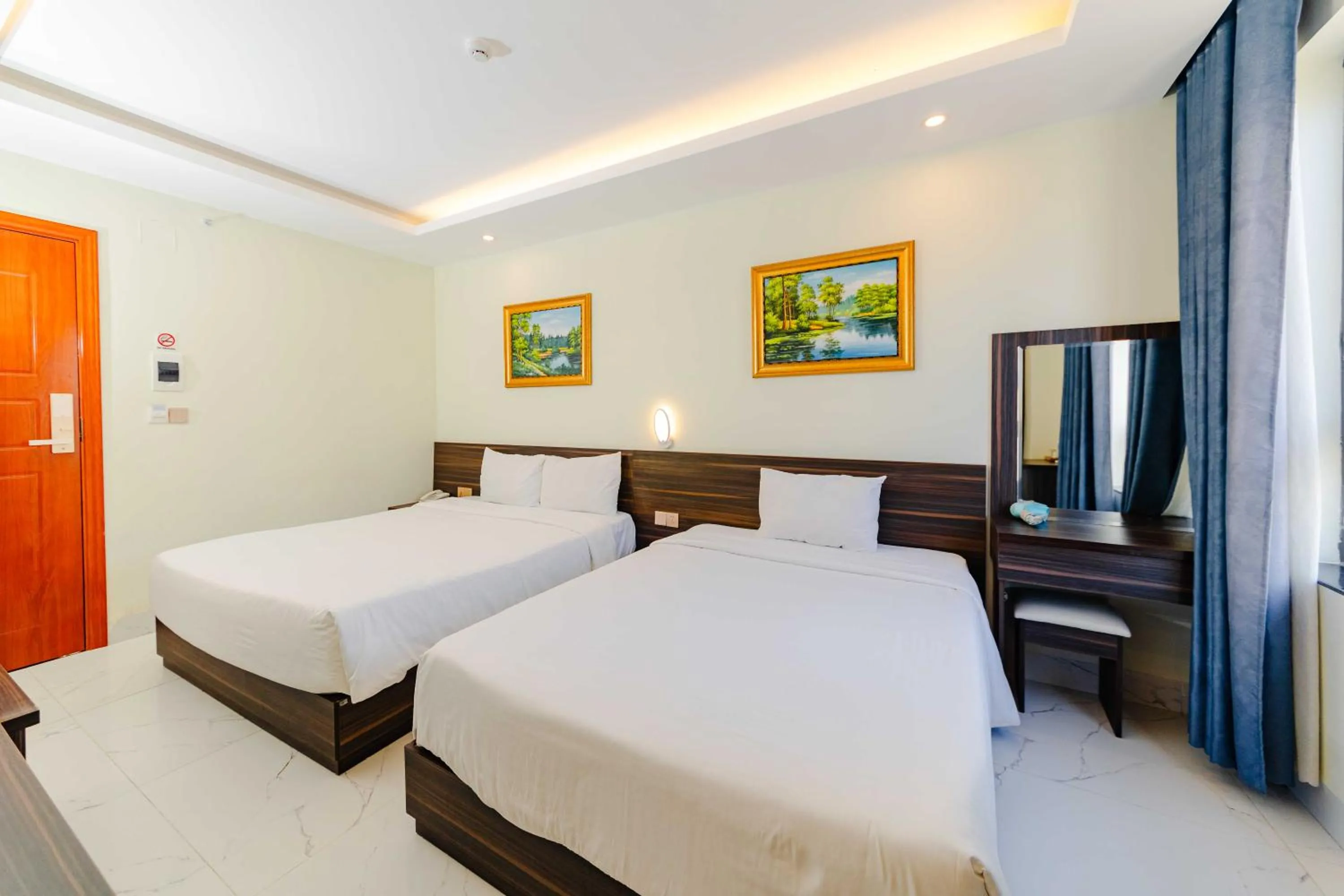 Photo of the whole room, Bed in Sin OAE