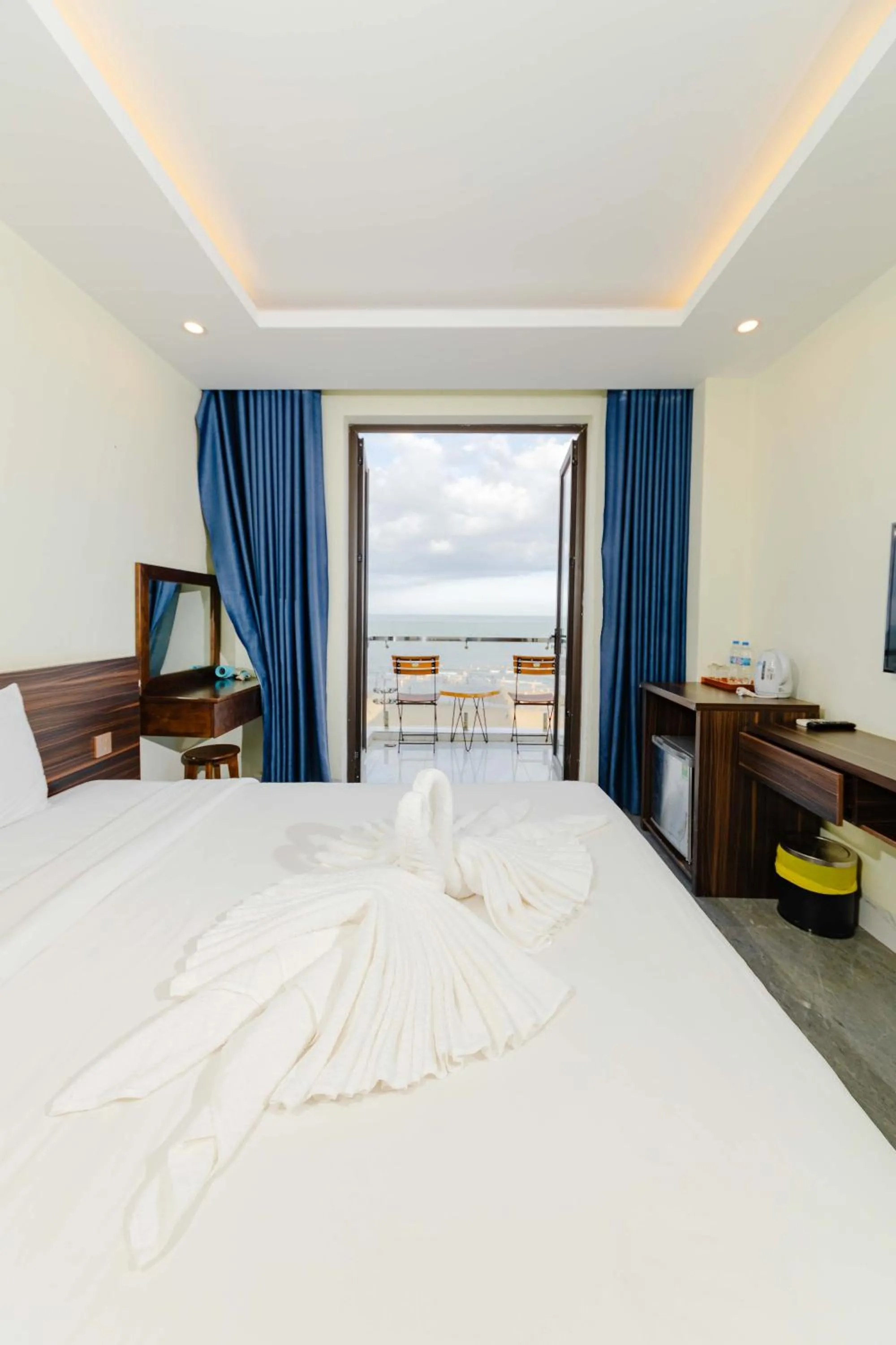 Bed in Sin OAE