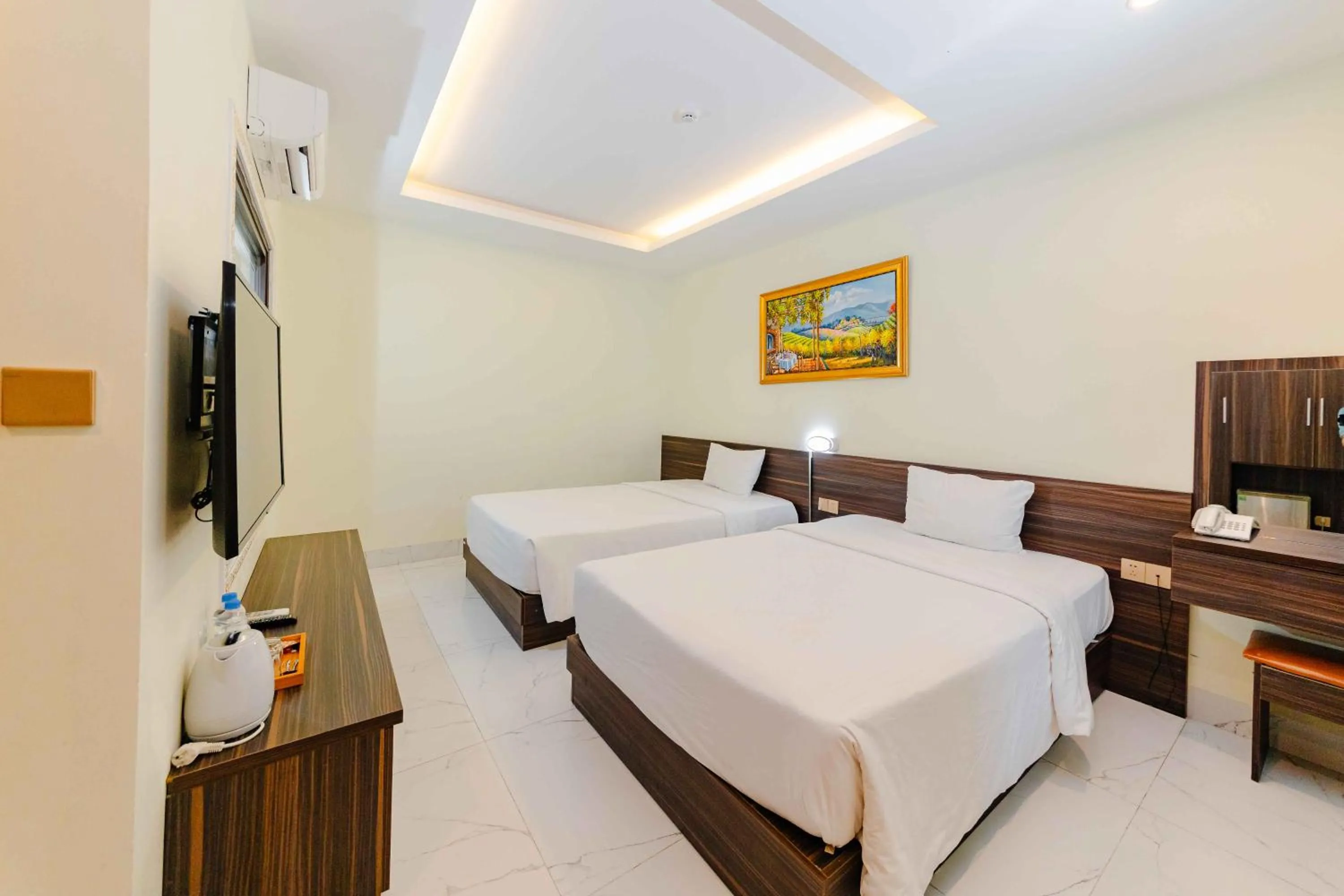 Photo of the whole room, Bed in Sin OAE