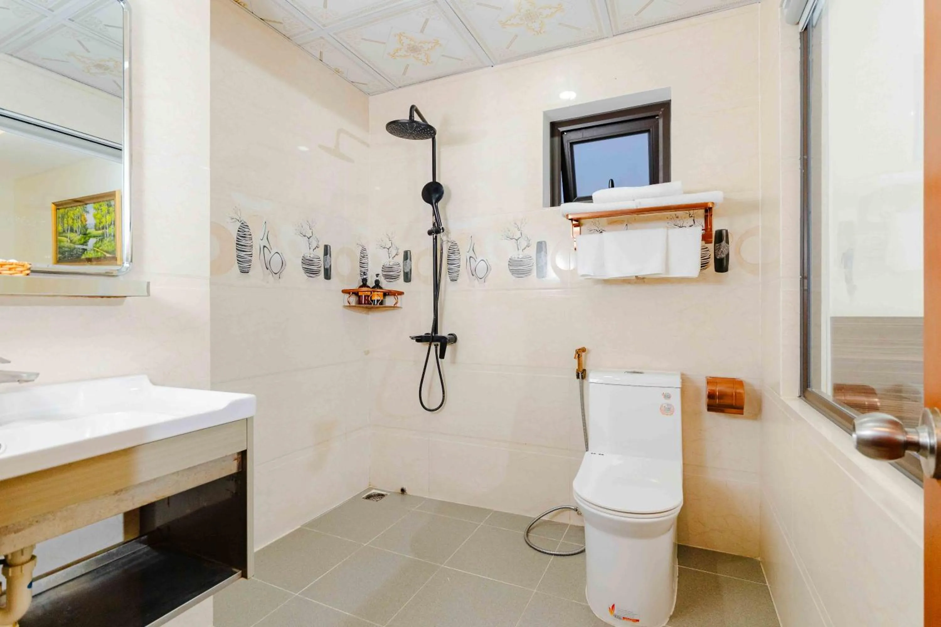 Shower in Sin OAE