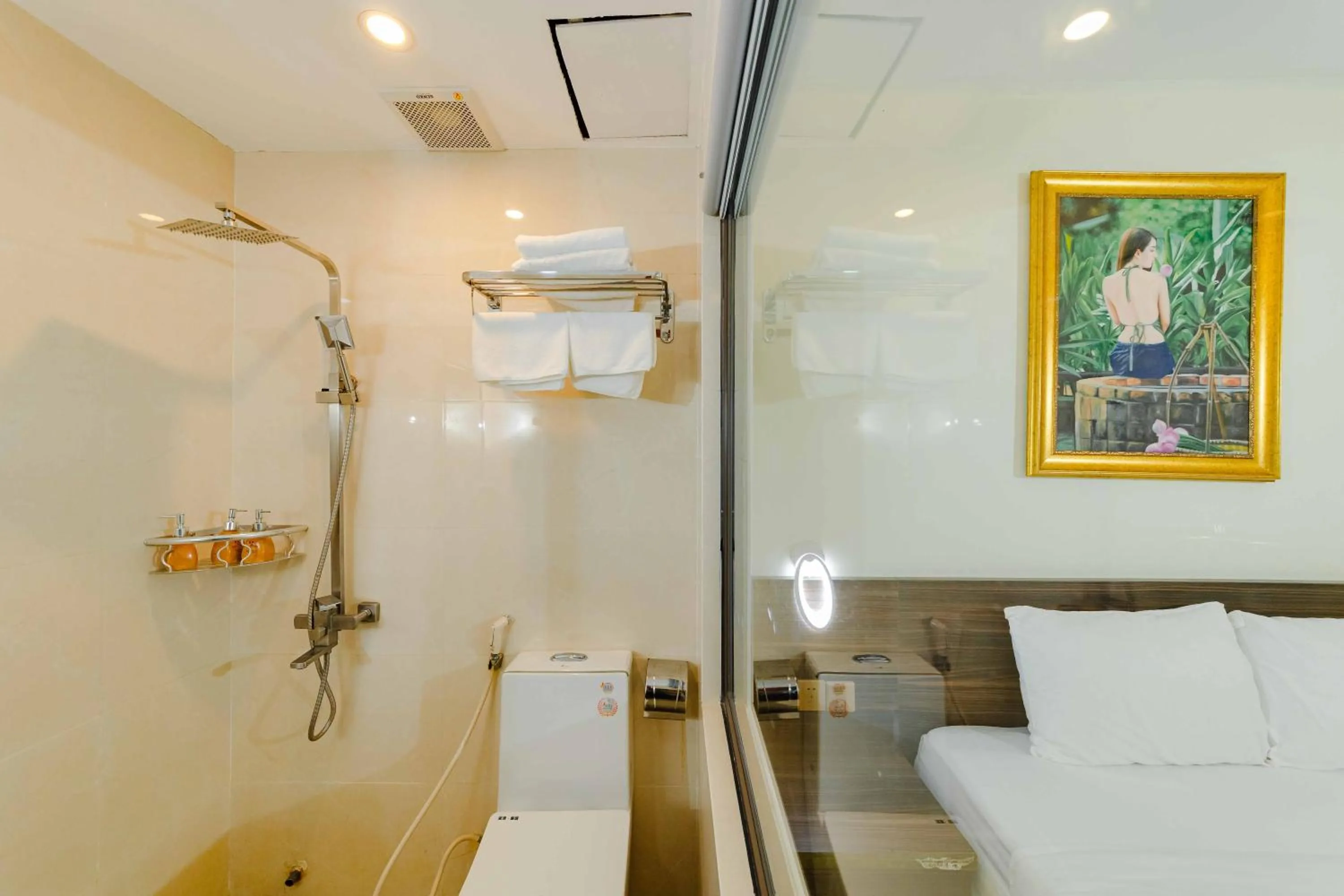 Bath, Bed in Sin OAE