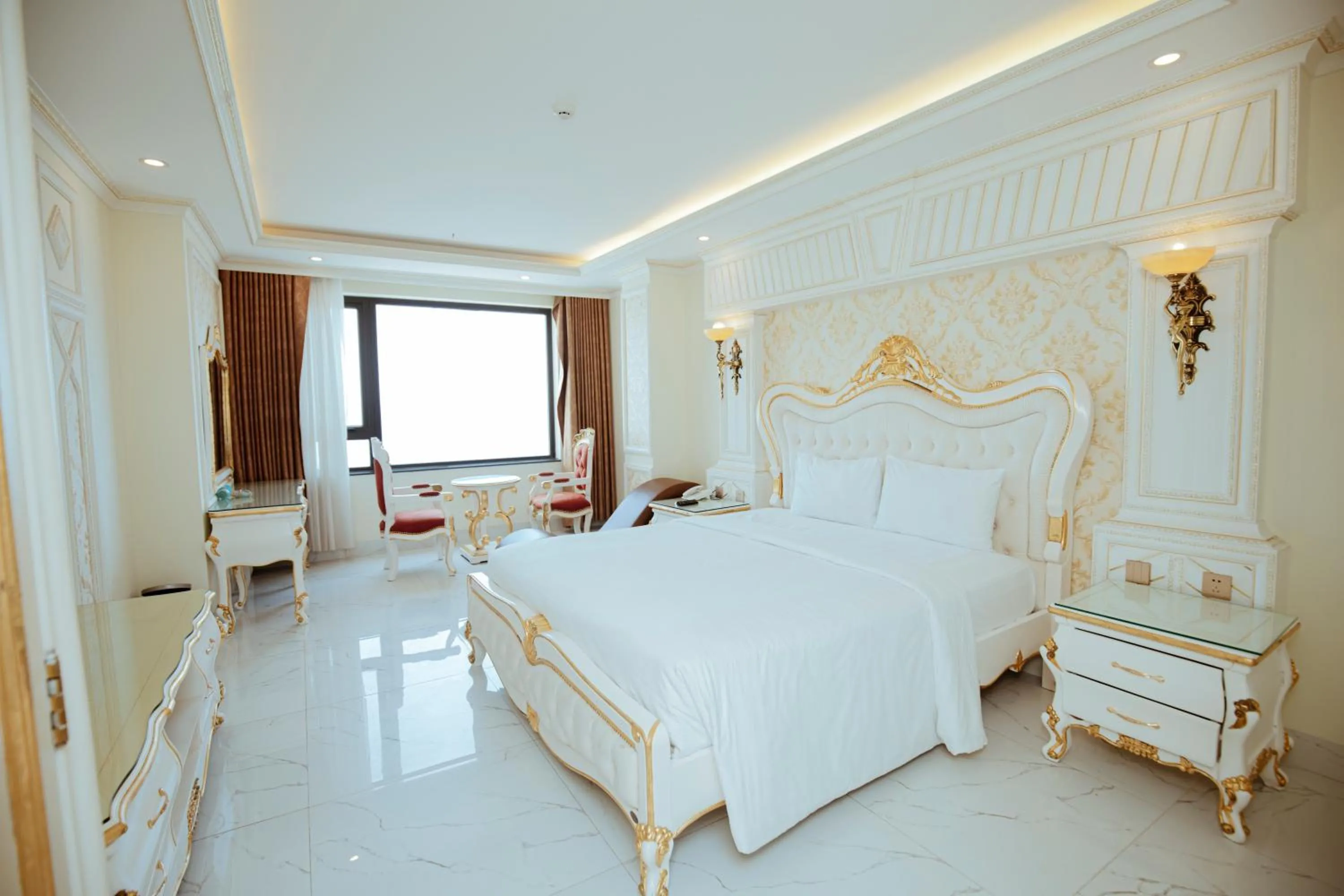 Photo of the whole room, Bed in Sin OAE