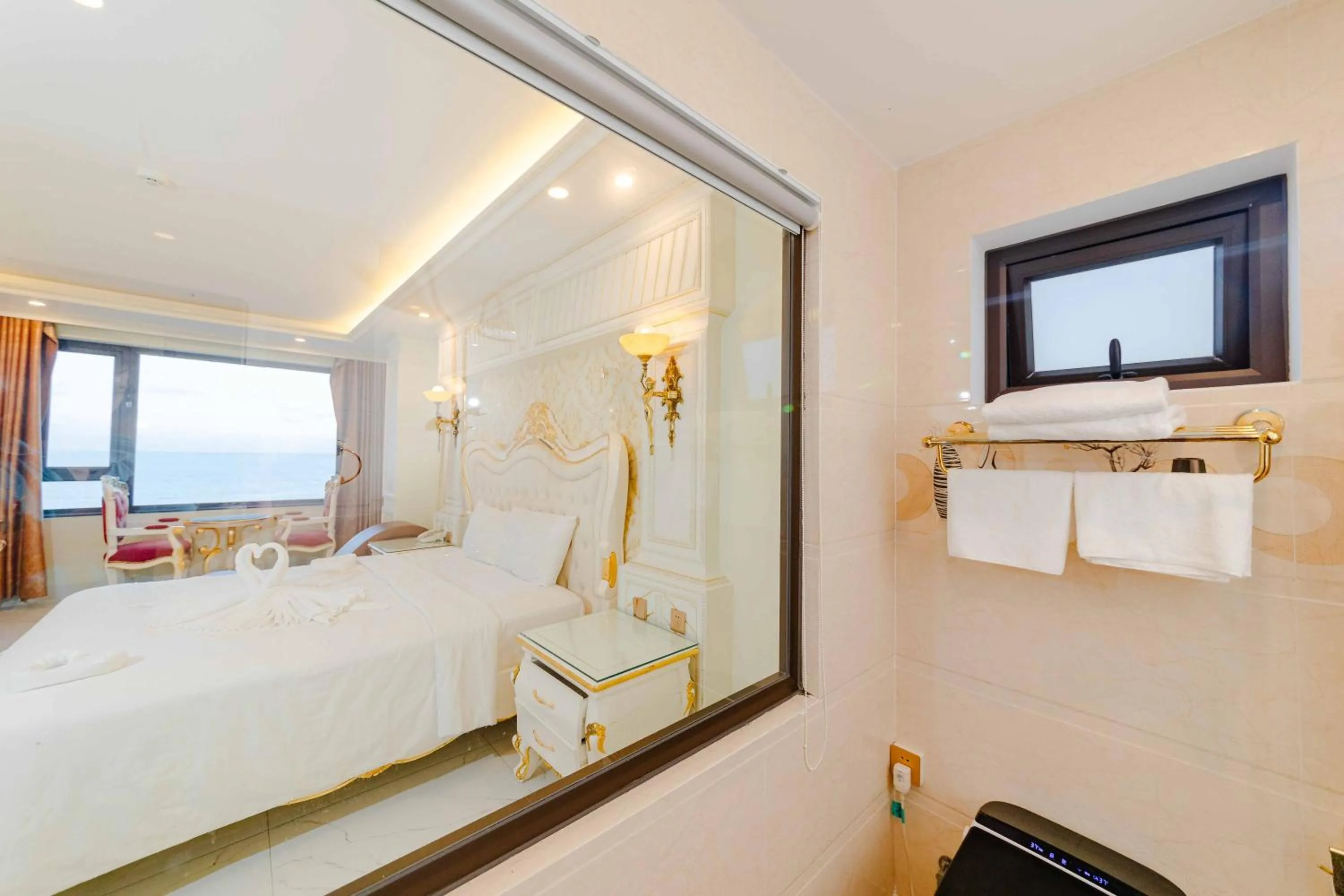Bathroom, Bed in Sin OAE