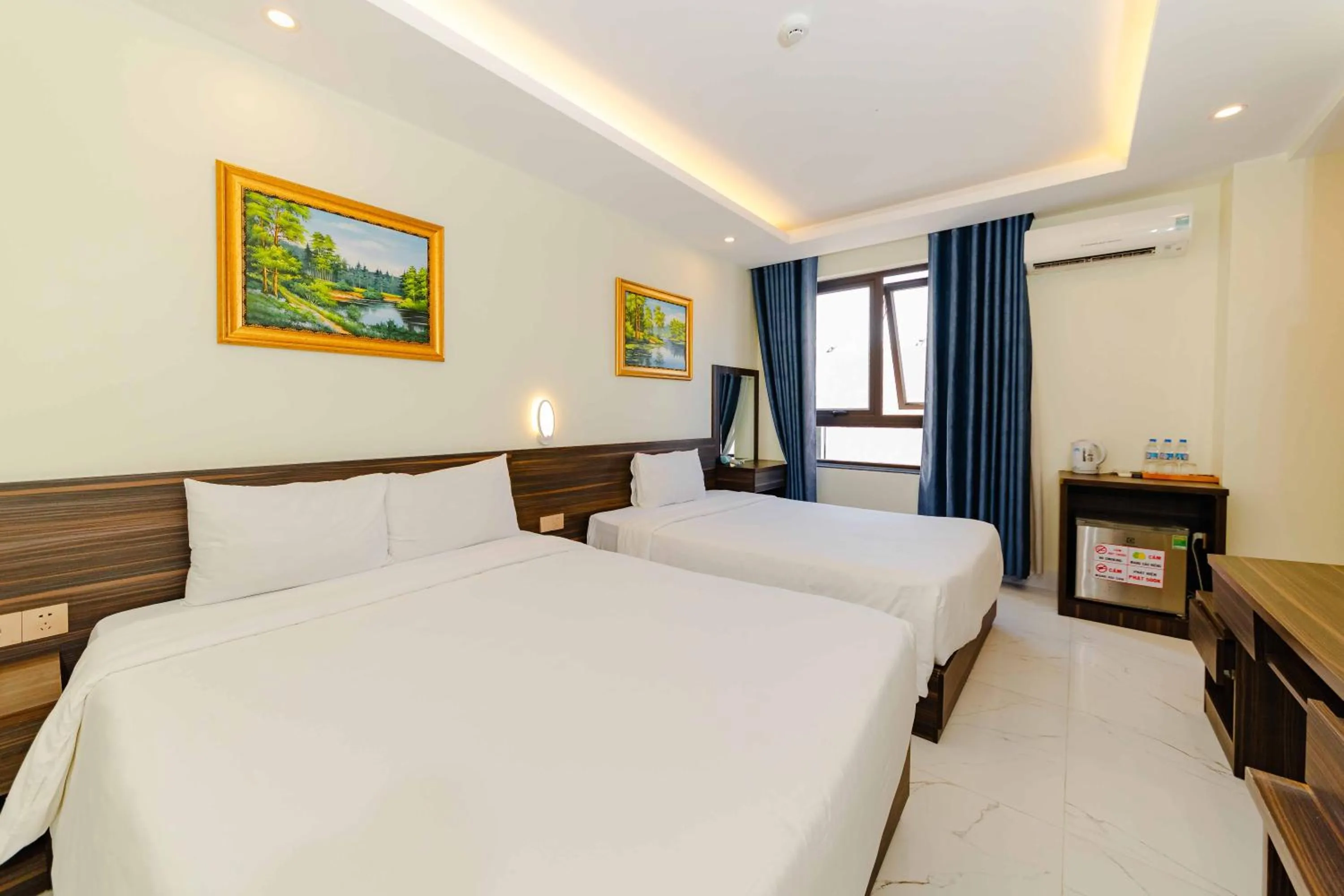 Photo of the whole room, Bed in Sin OAE