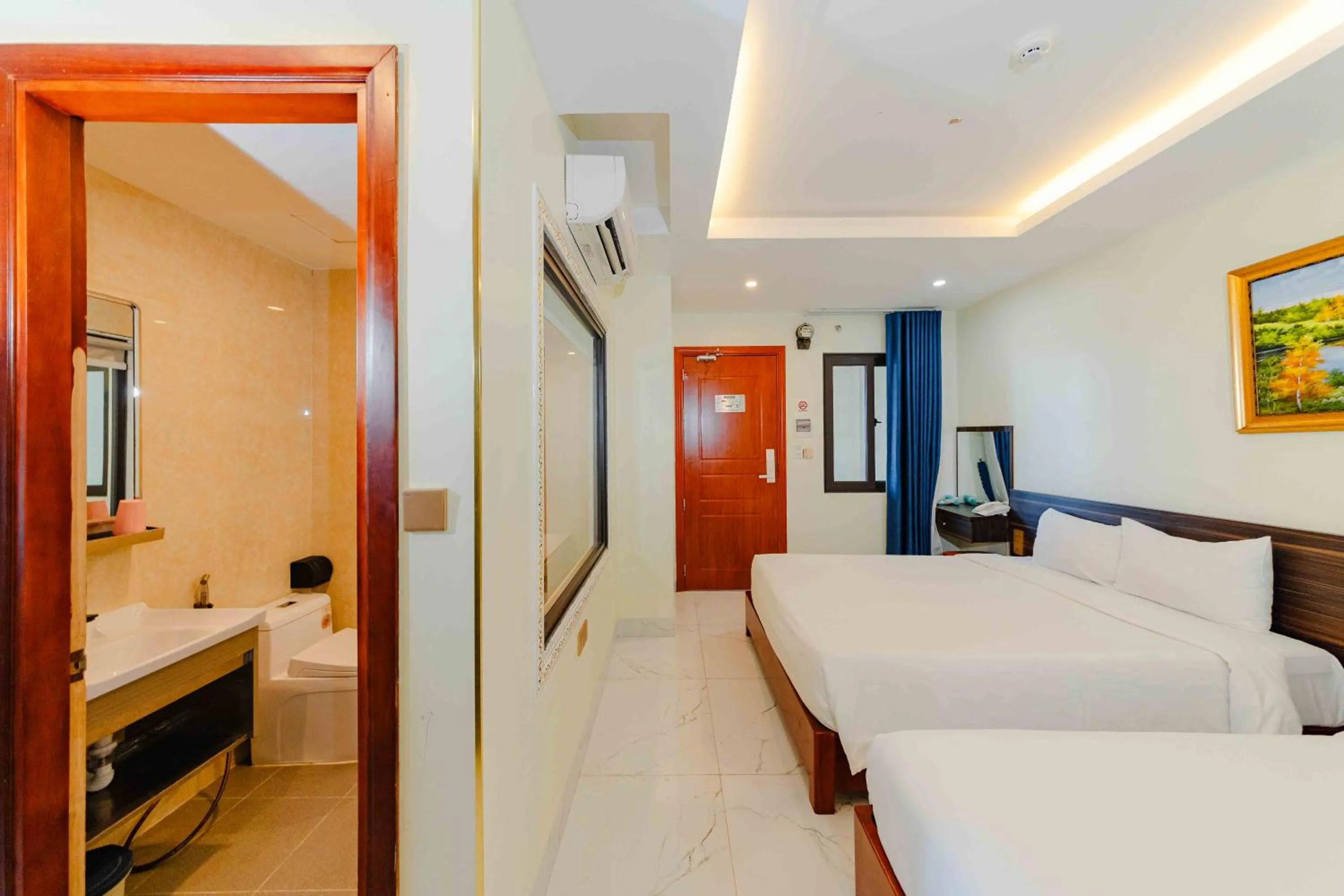 Photo of the whole room, Bed in Sin OAE