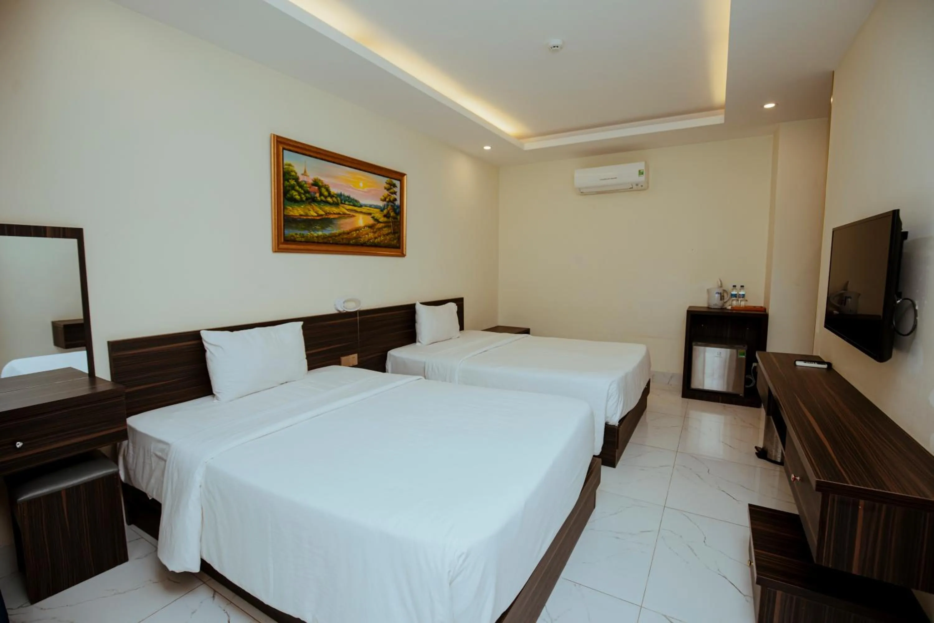 Photo of the whole room, Bed in Sin OAE