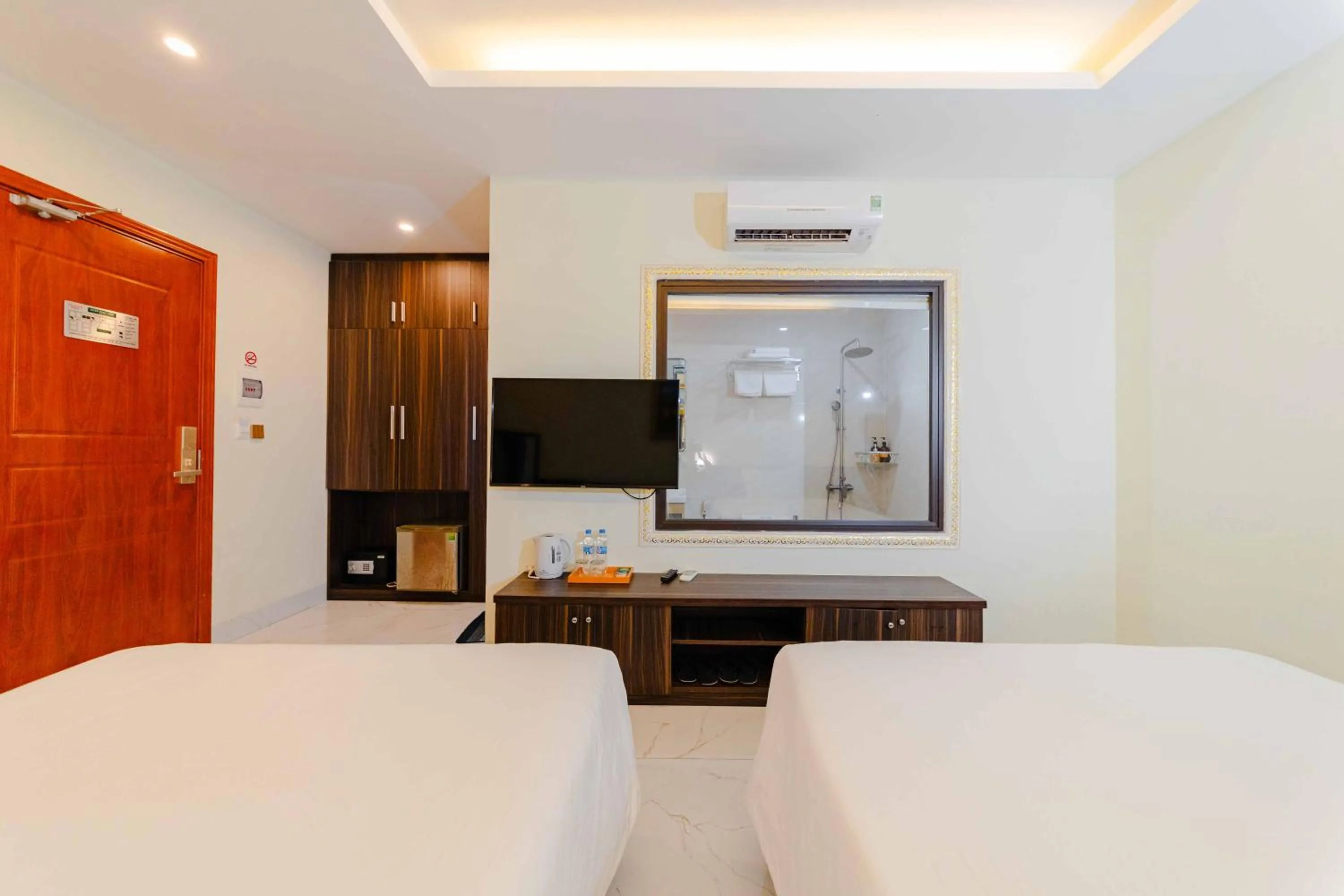 Bedroom in Sin OAE
