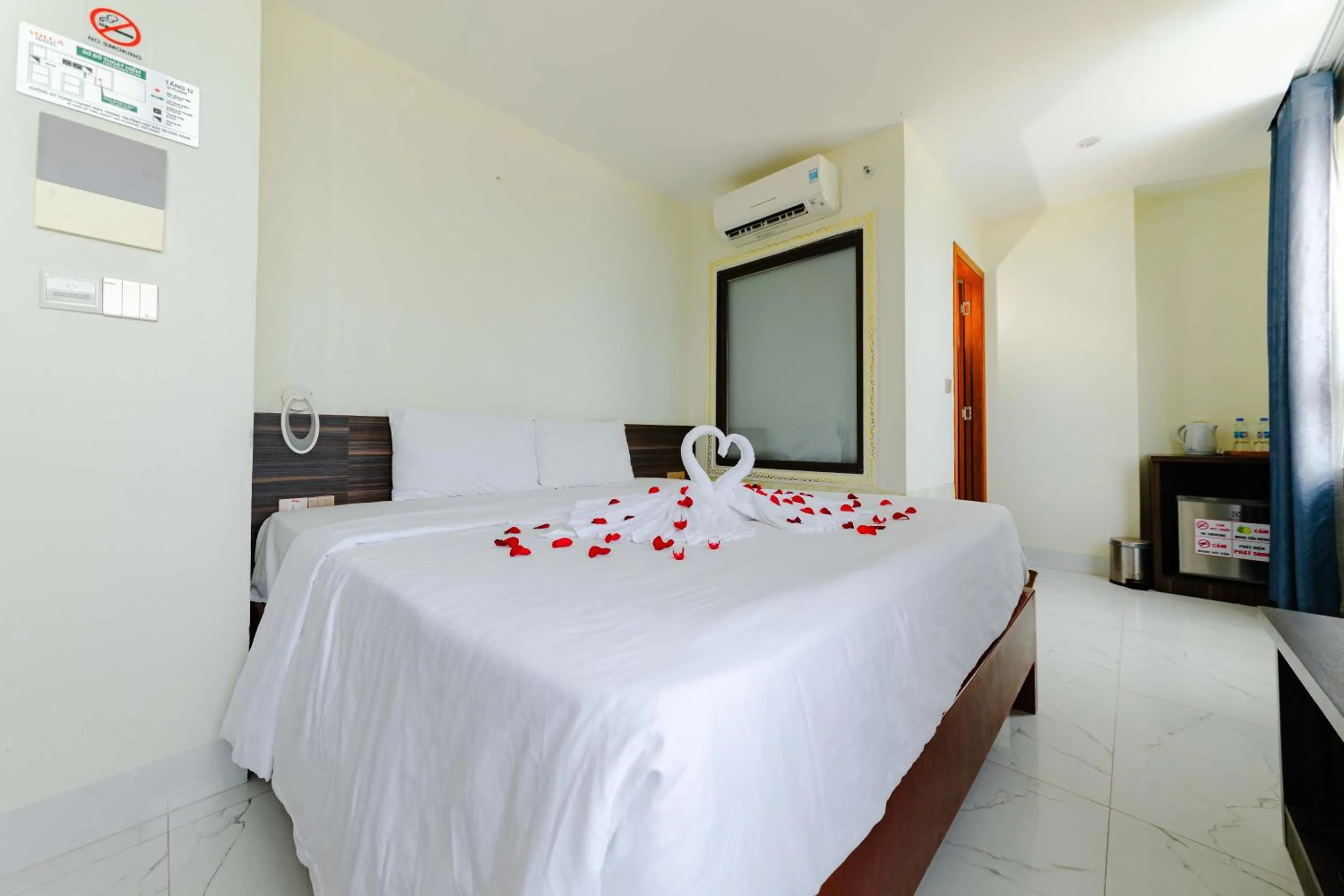 Bed in Sin OAE