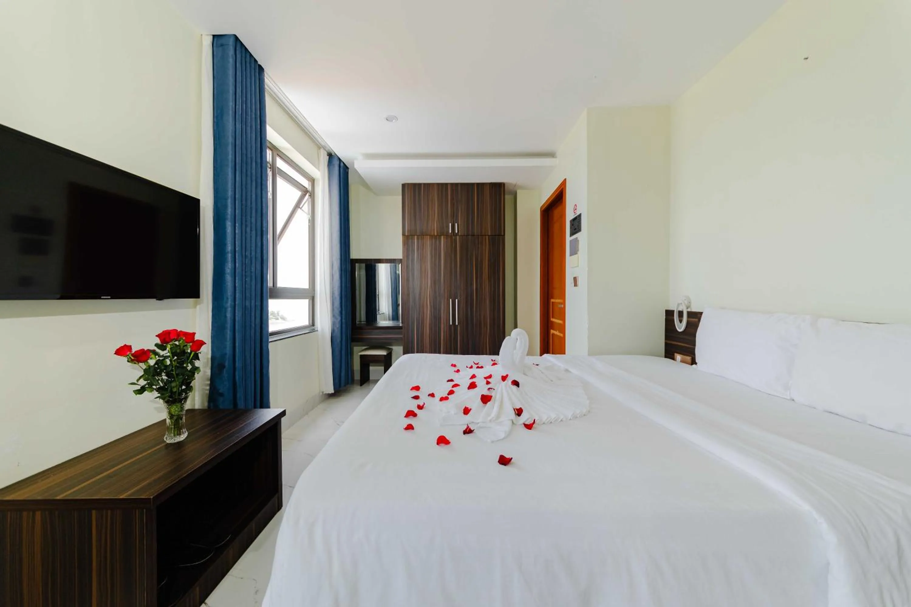 Bed in Sin OAE