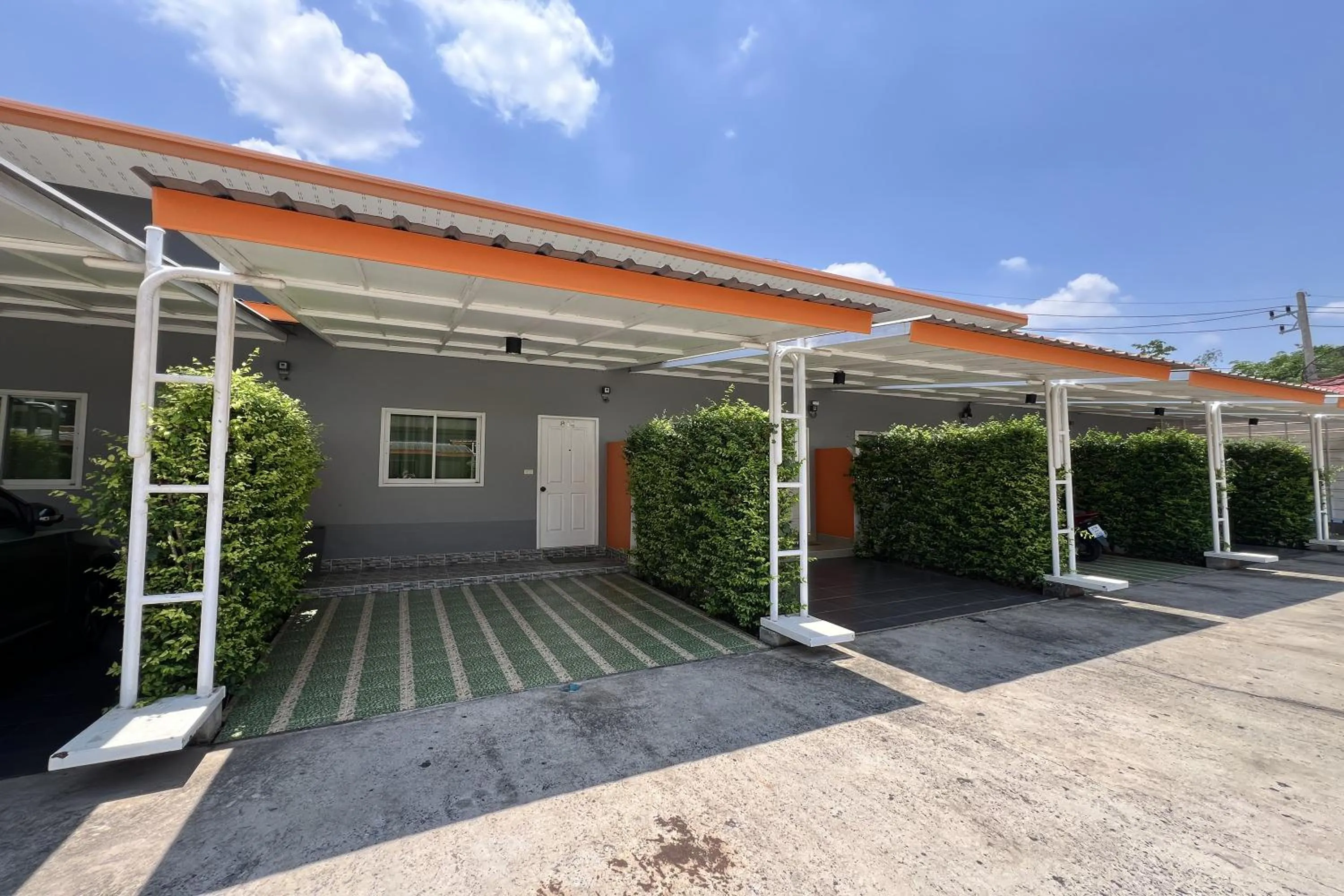 Property building in Full House Udon