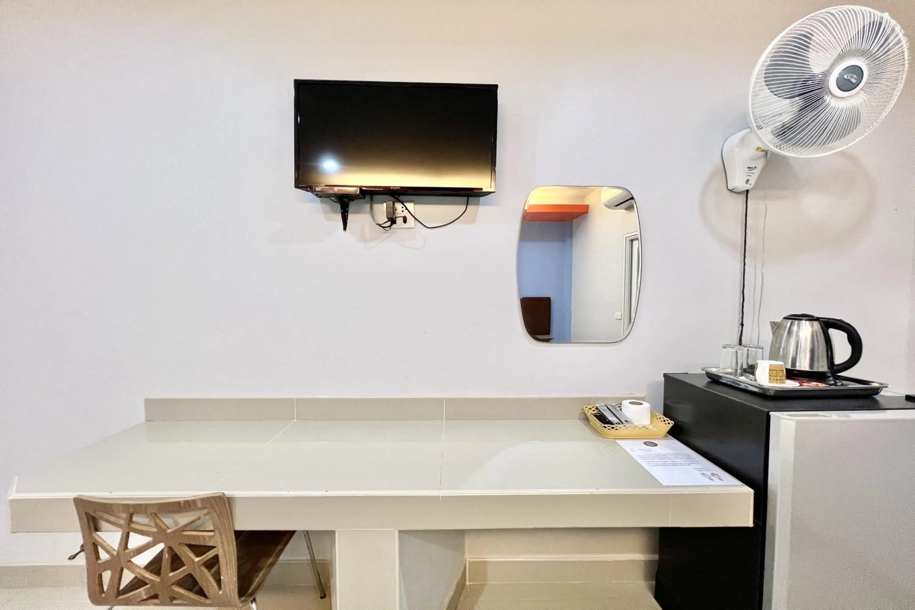 TV and multimedia in Full House Udon