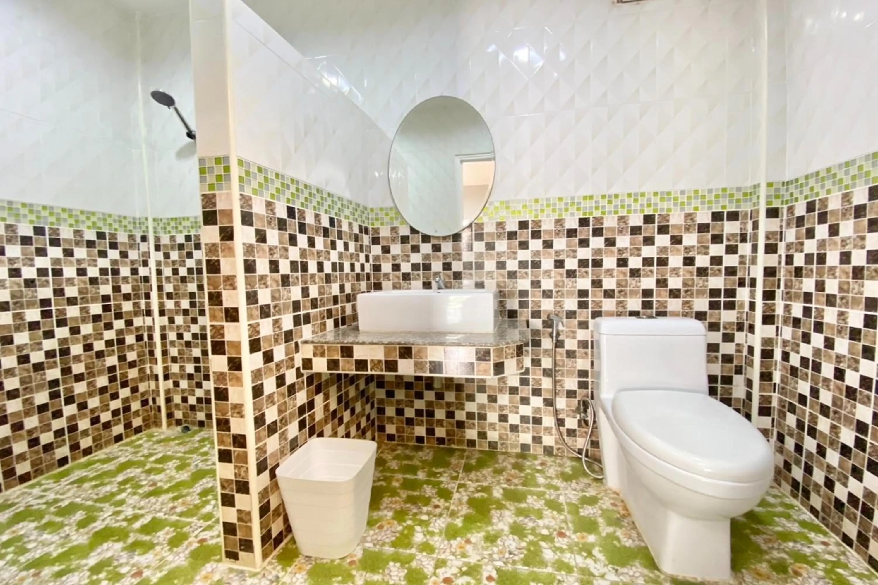 Bathroom in Full House Udon