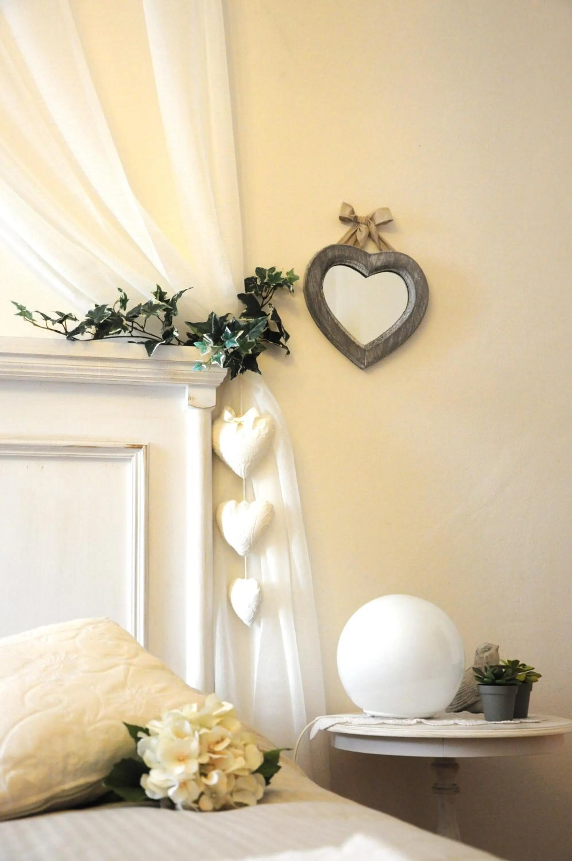 Decorative detail, Bed in B&B Il Cuore