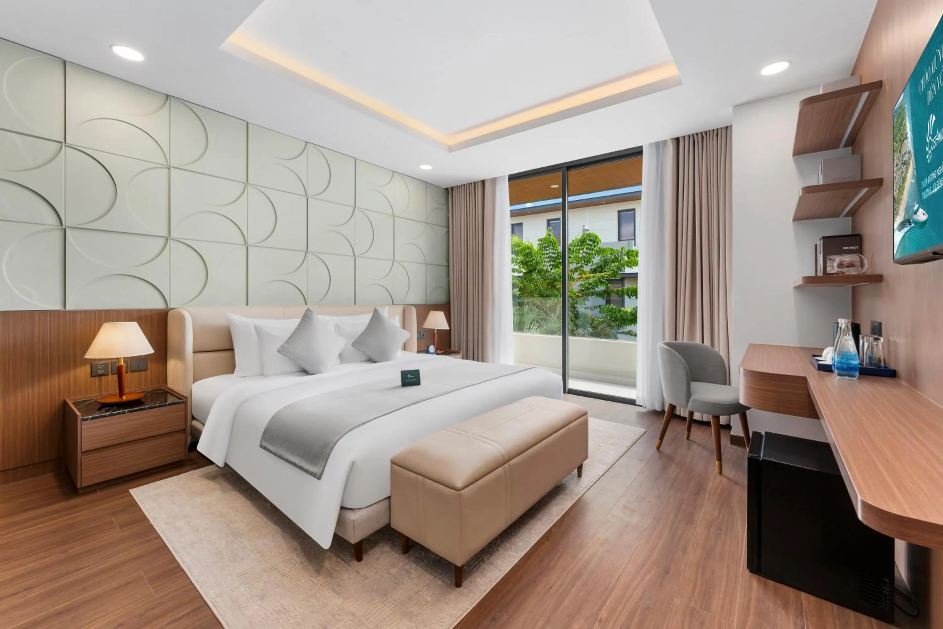 King Room with Bath Tub and Balcony - Garden View/Non-Smoking in Costamigo Phan Thiet, BW Premier Collection