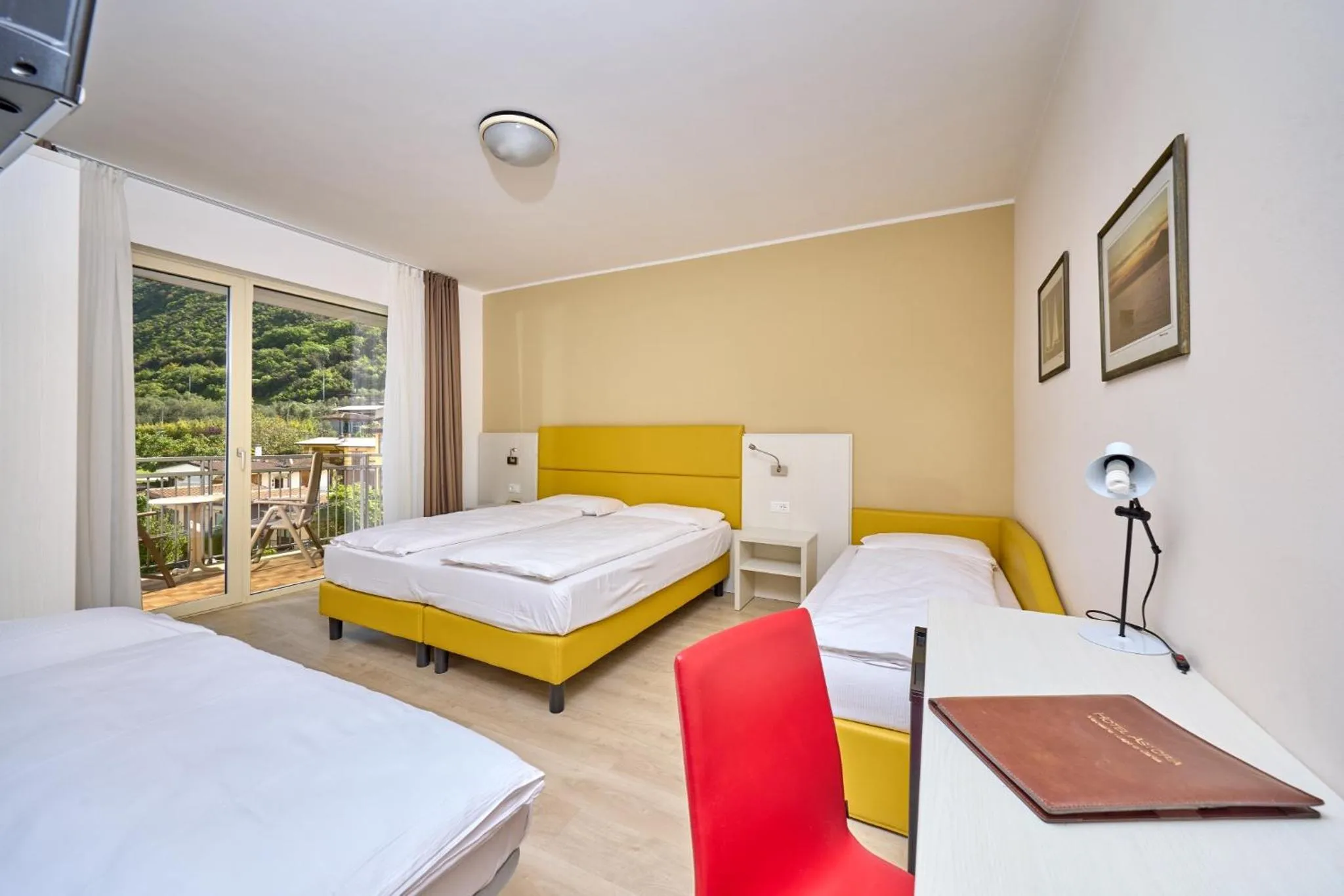 Bed in Hotel Astoria - 3stelle S